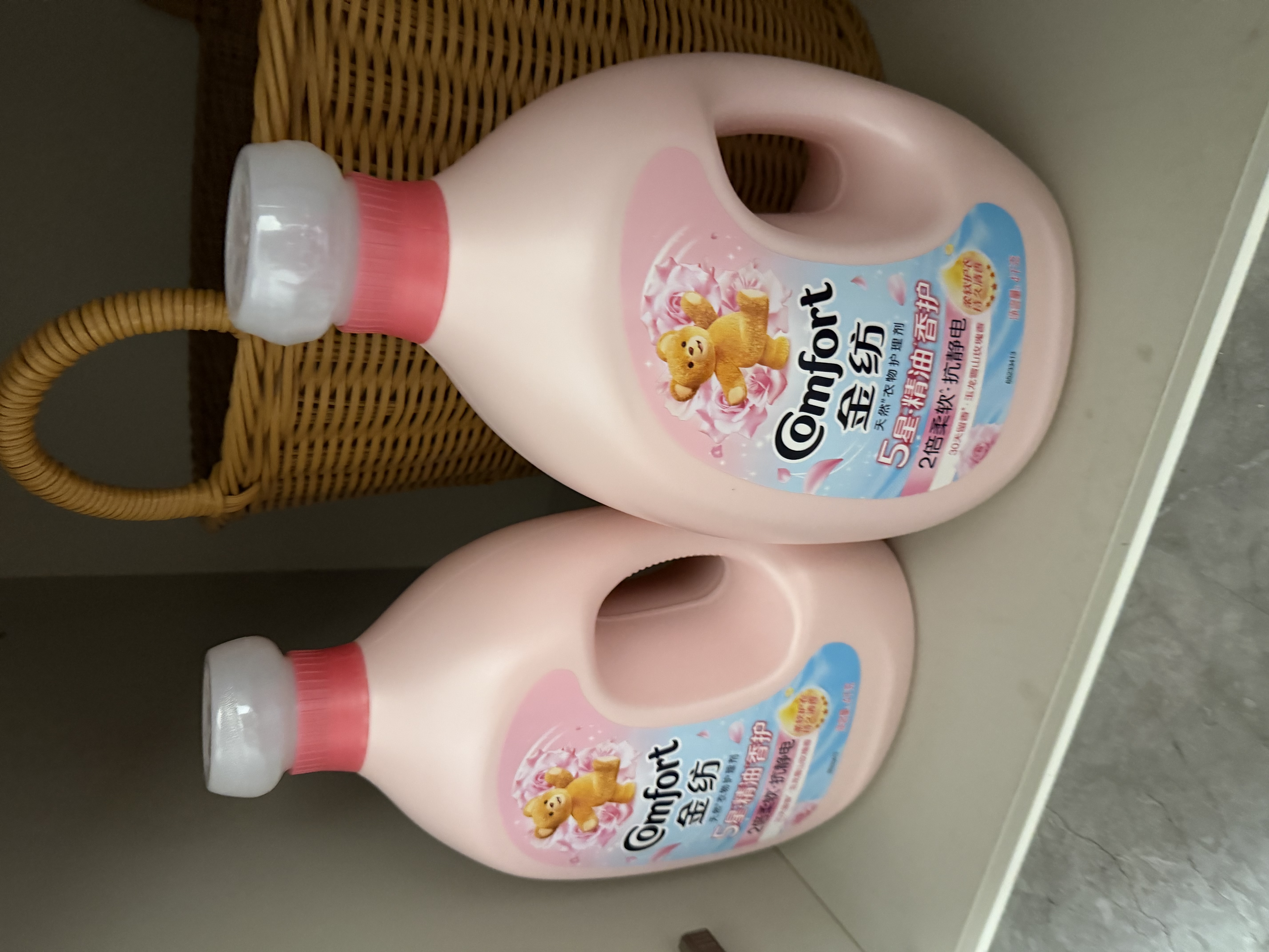 金纺自营五星精油香护衣物护理剂 玉龙雪山玫瑰 4kg*2+400g*2 实拍图