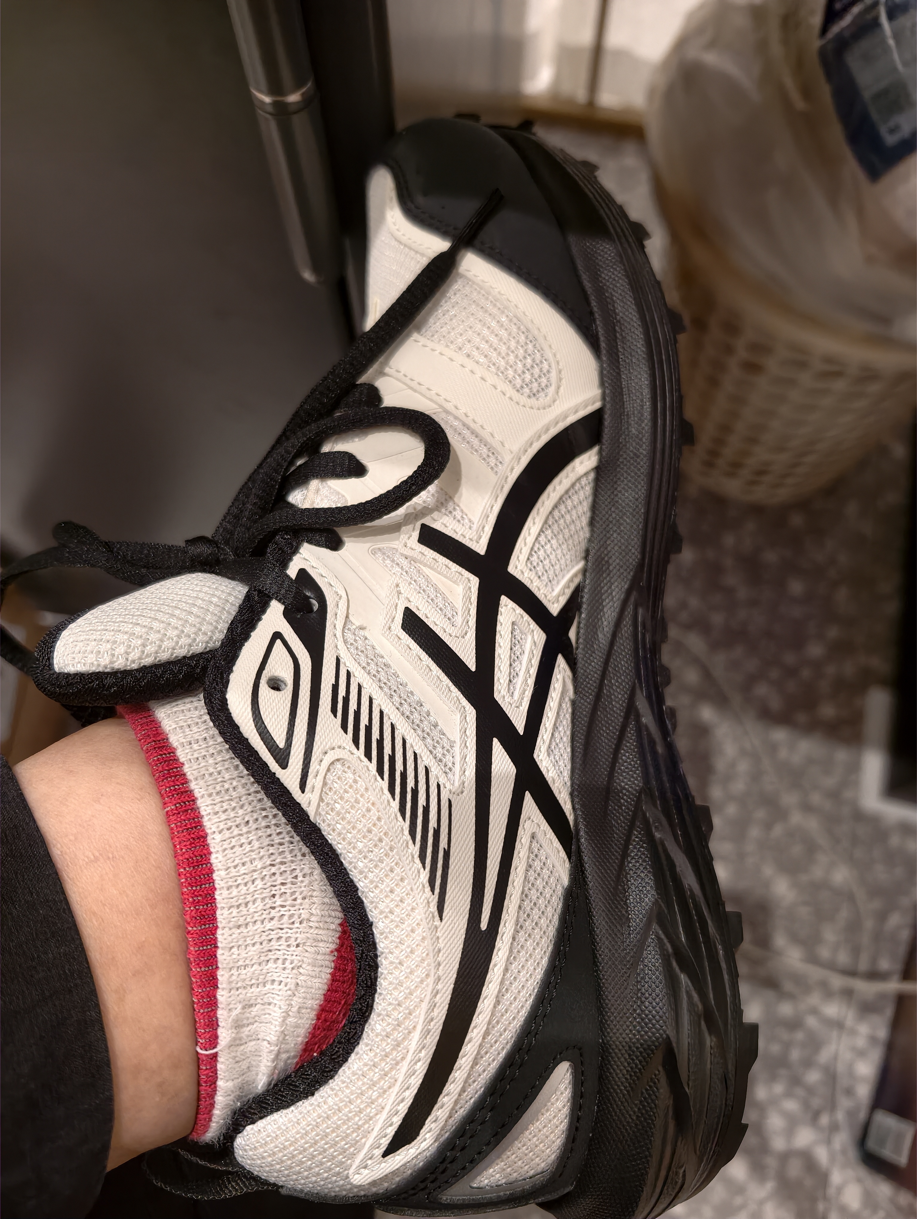 亚瑟士ASICS男鞋女鞋越野舒适运动鞋户外耐磨透气慢跑鞋 GEL-SONOMA CN 白色/黑色100(情侣款) 40 实拍图