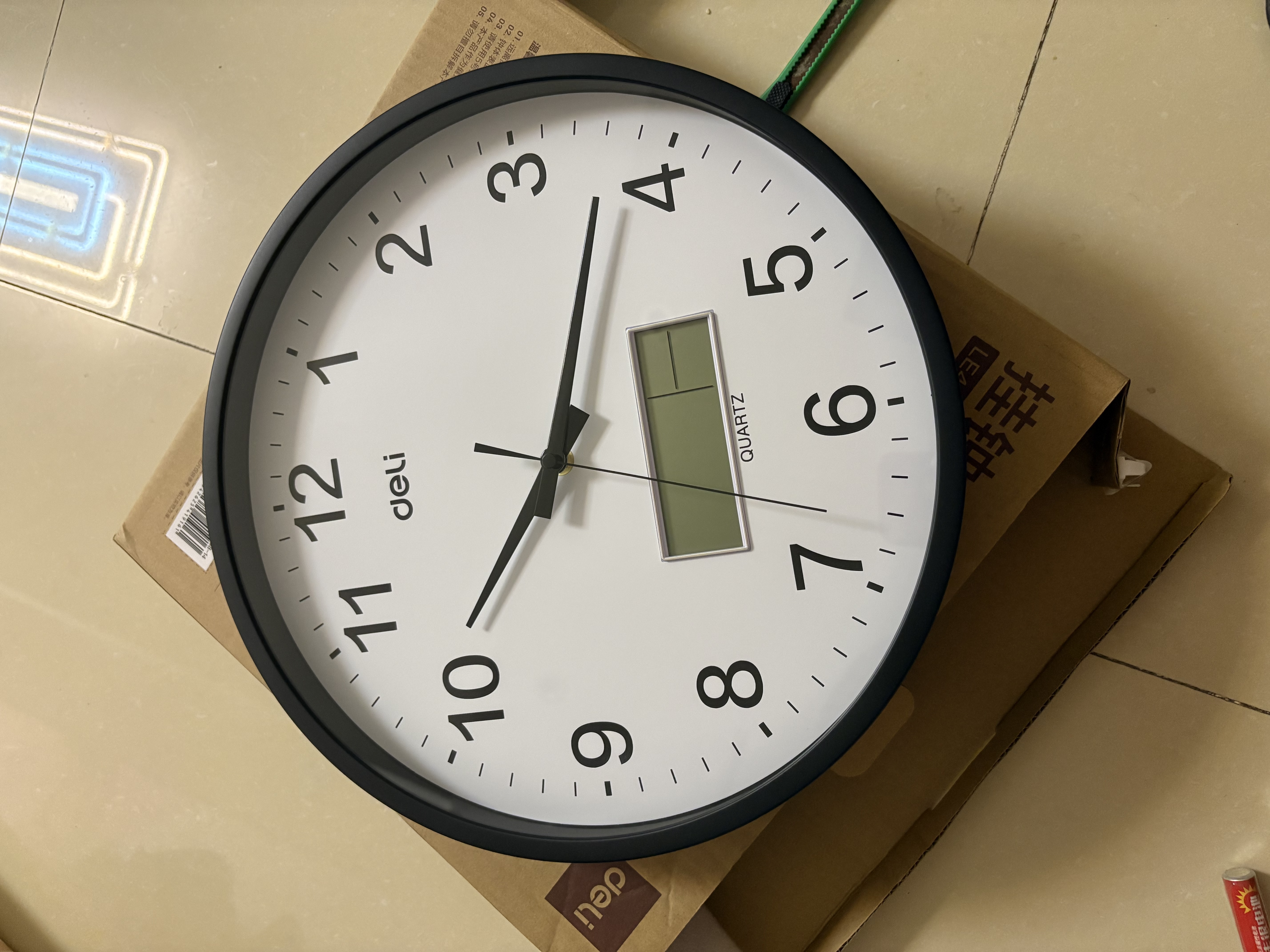 得力（deli）挂钟客厅钟表静音简约万年历挂墙时钟新款时钟LE408-黑直径35cm 实拍图