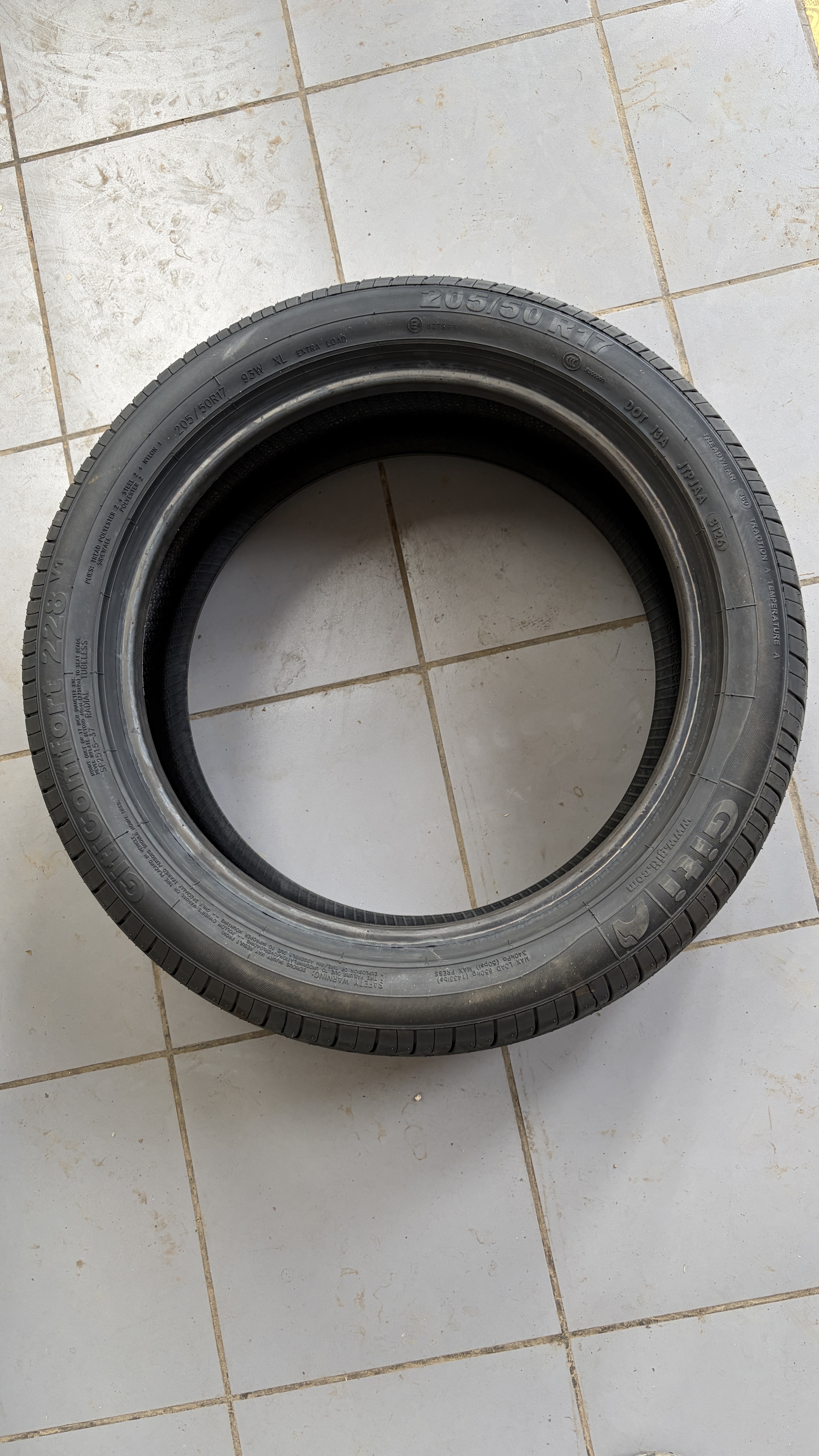 佳通轮胎（Giti）205/50R17 93W  228v1 原配艾瑞泽5 适配 帝豪/秦EV /宝骏 实拍图