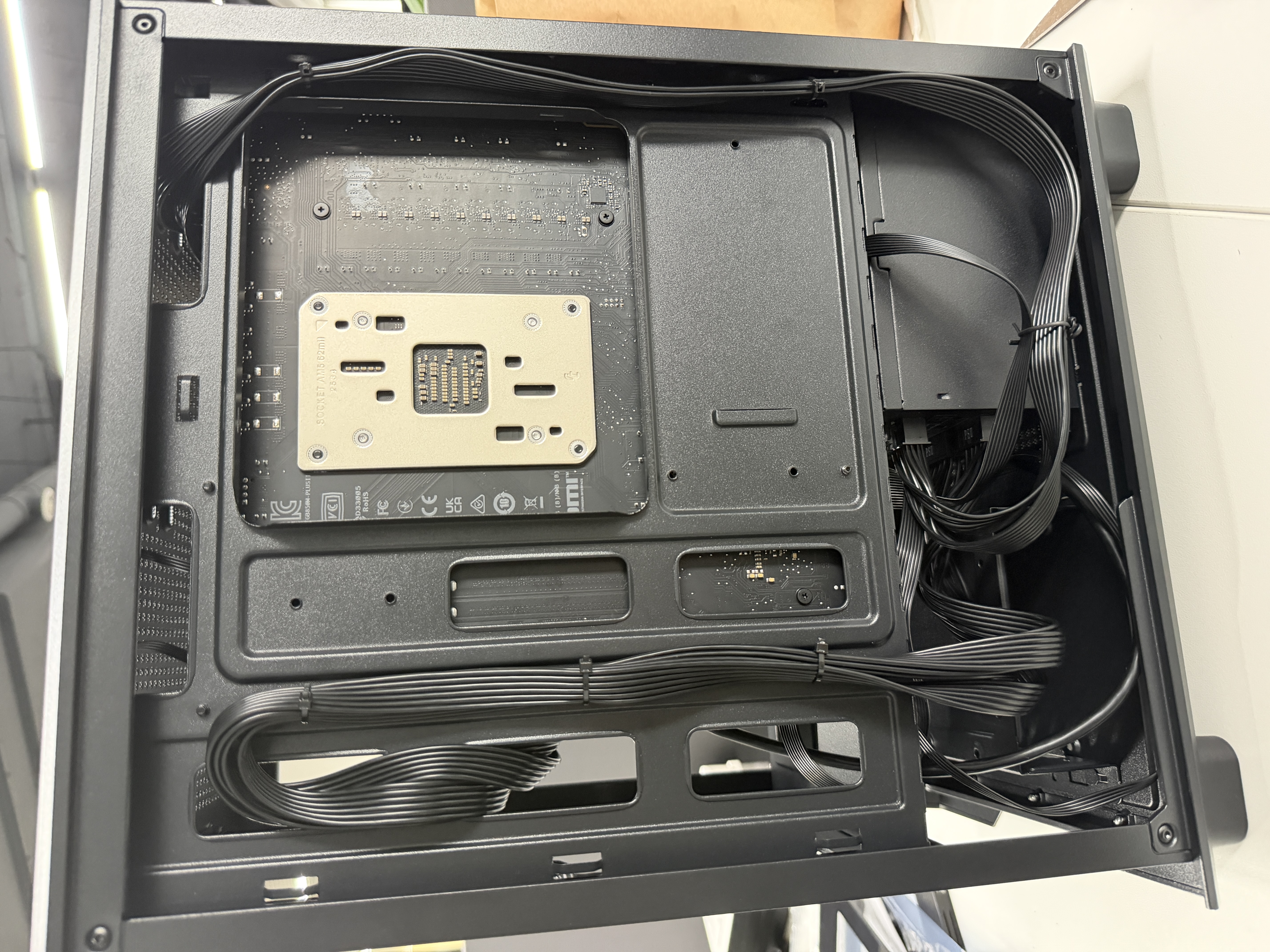 长城（Great Wall）额定750W X7金牌全模电脑电源（ATX3.1/原生PCIe5.1/漏电监测/单路12V/自动启停/支持50系显卡） 实拍图