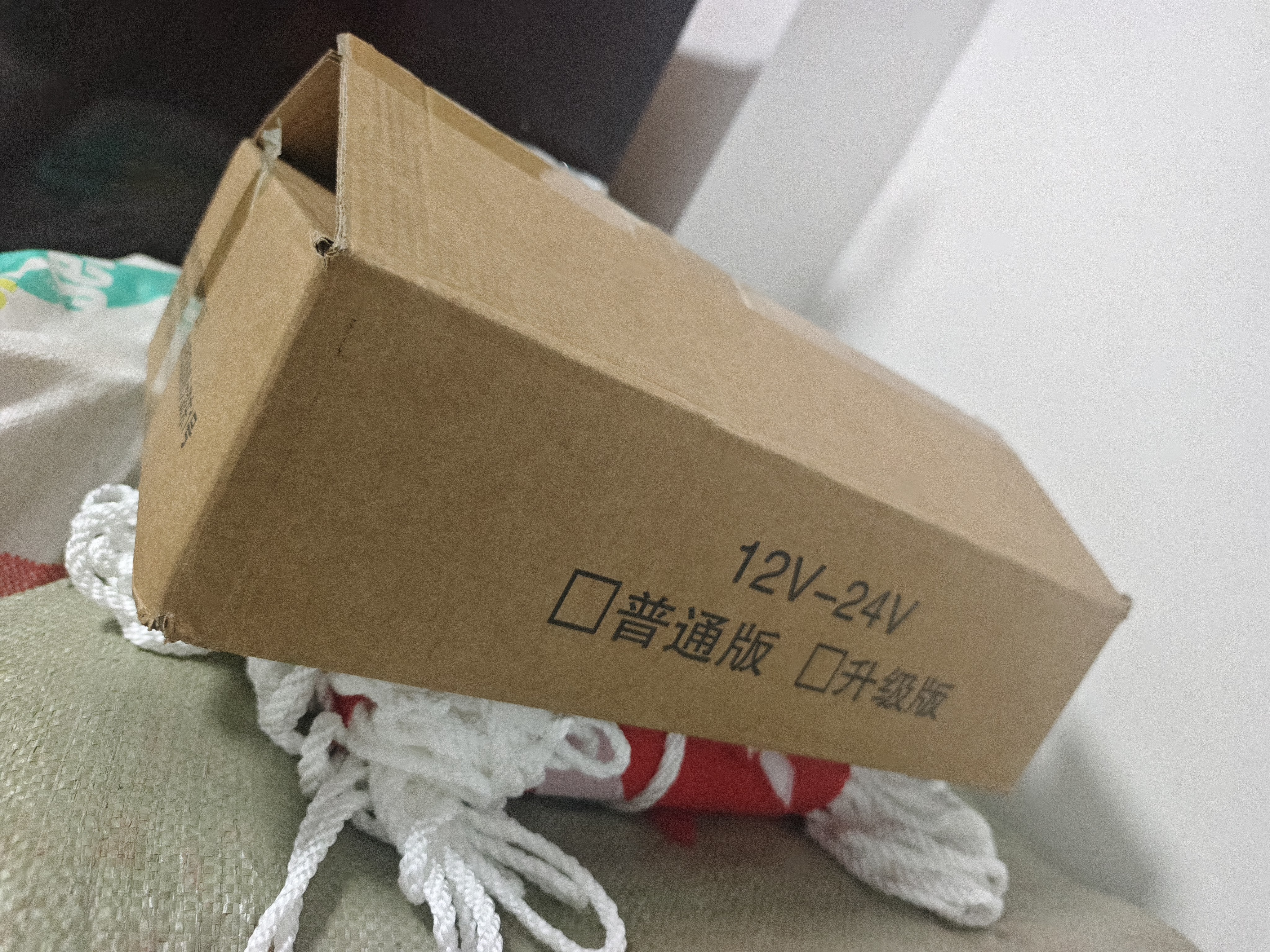 先科汽车应急启动电源12V24V通用货车卡车救援强启电源打火搭电宝汽车货车通用大容量XK07s 实拍图
