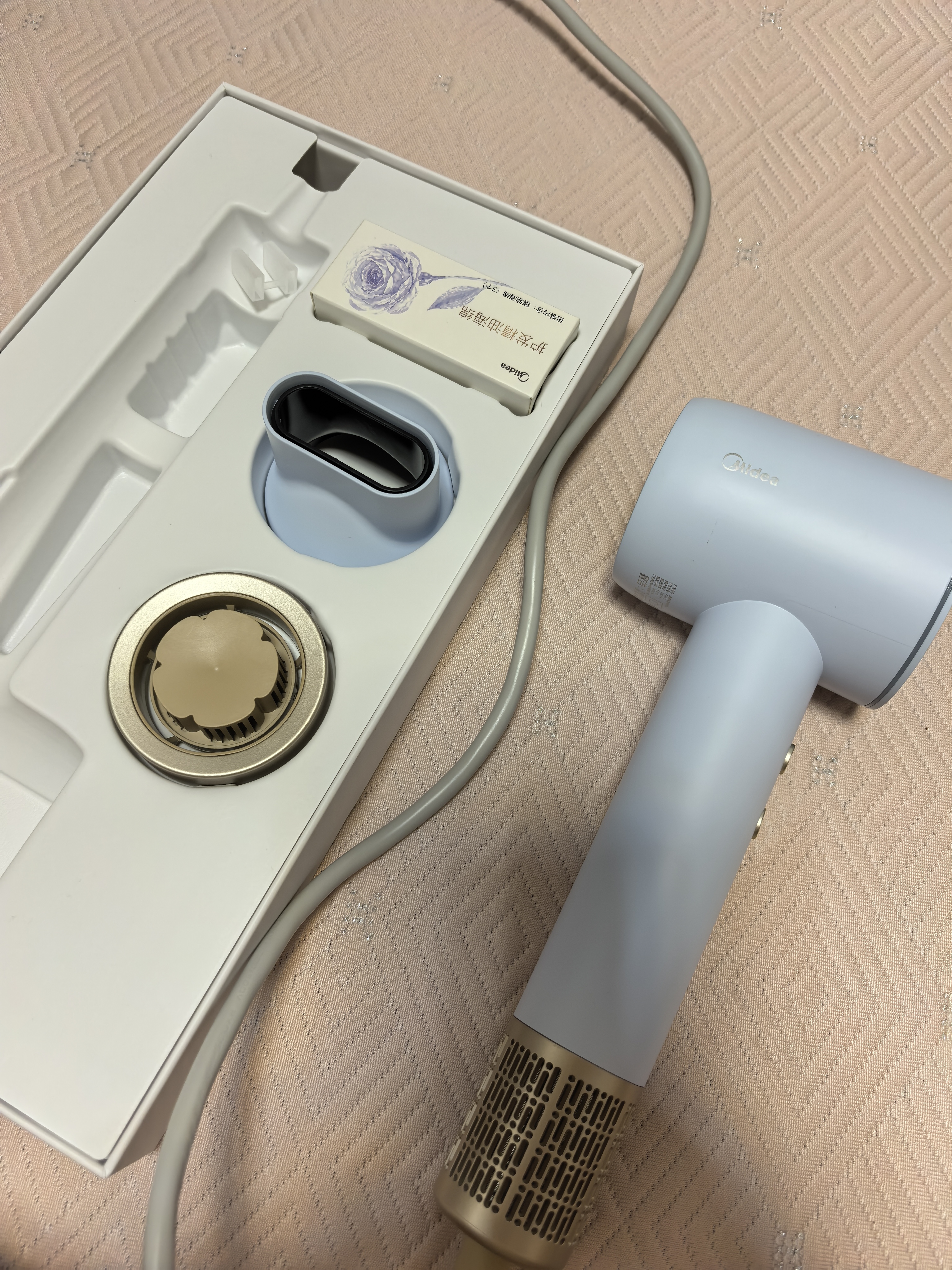 美的（Midea）【晒单返30】高速吹风机新品 66亿等离子护发电吹风家用速干大功率负离子精油润养FG301国庆节礼物 实拍图