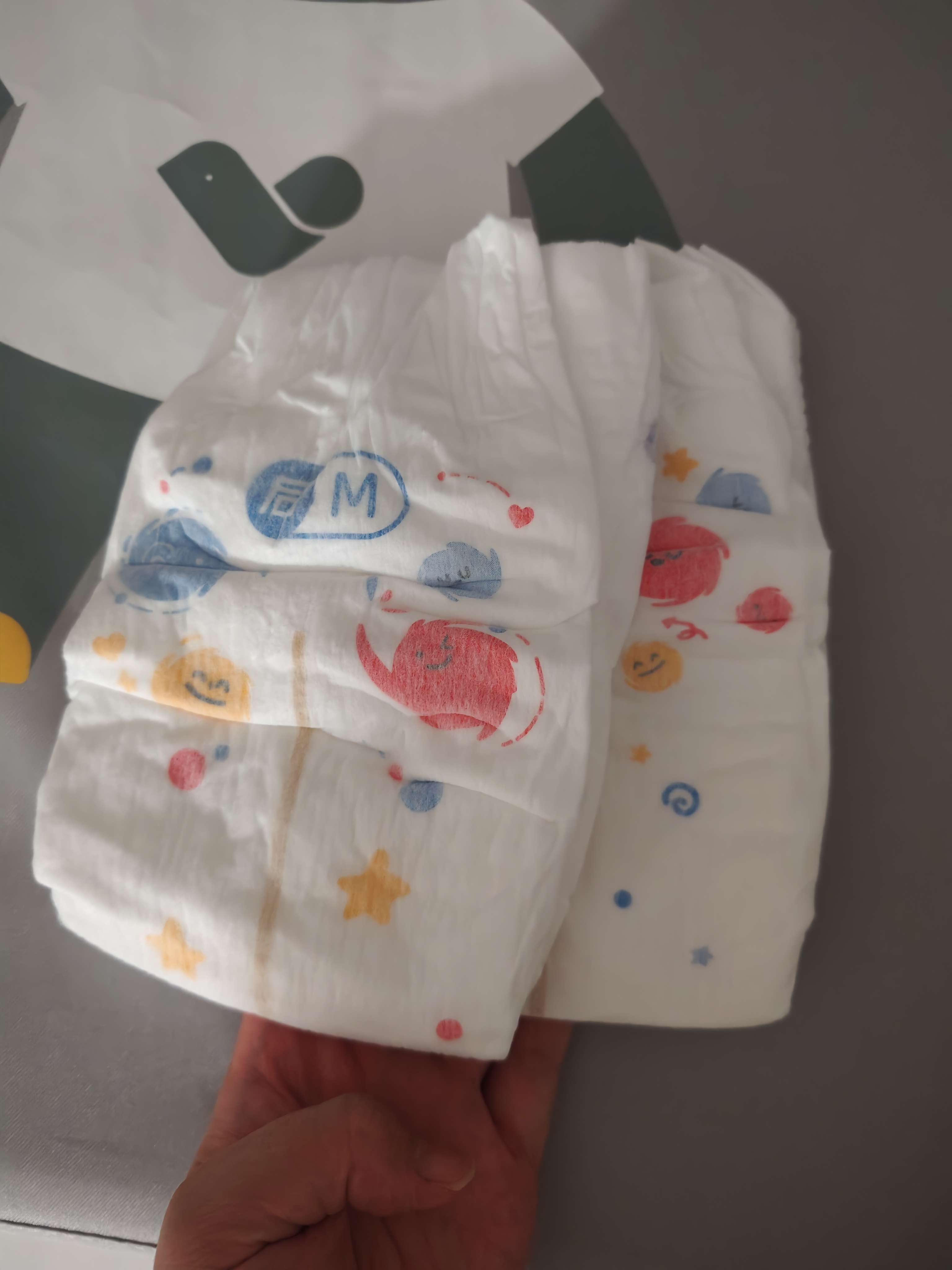 好奇（Huggies）金装小黑洞纸尿裤NB62(5kg以下)尿不湿【速干不易红】 实拍图