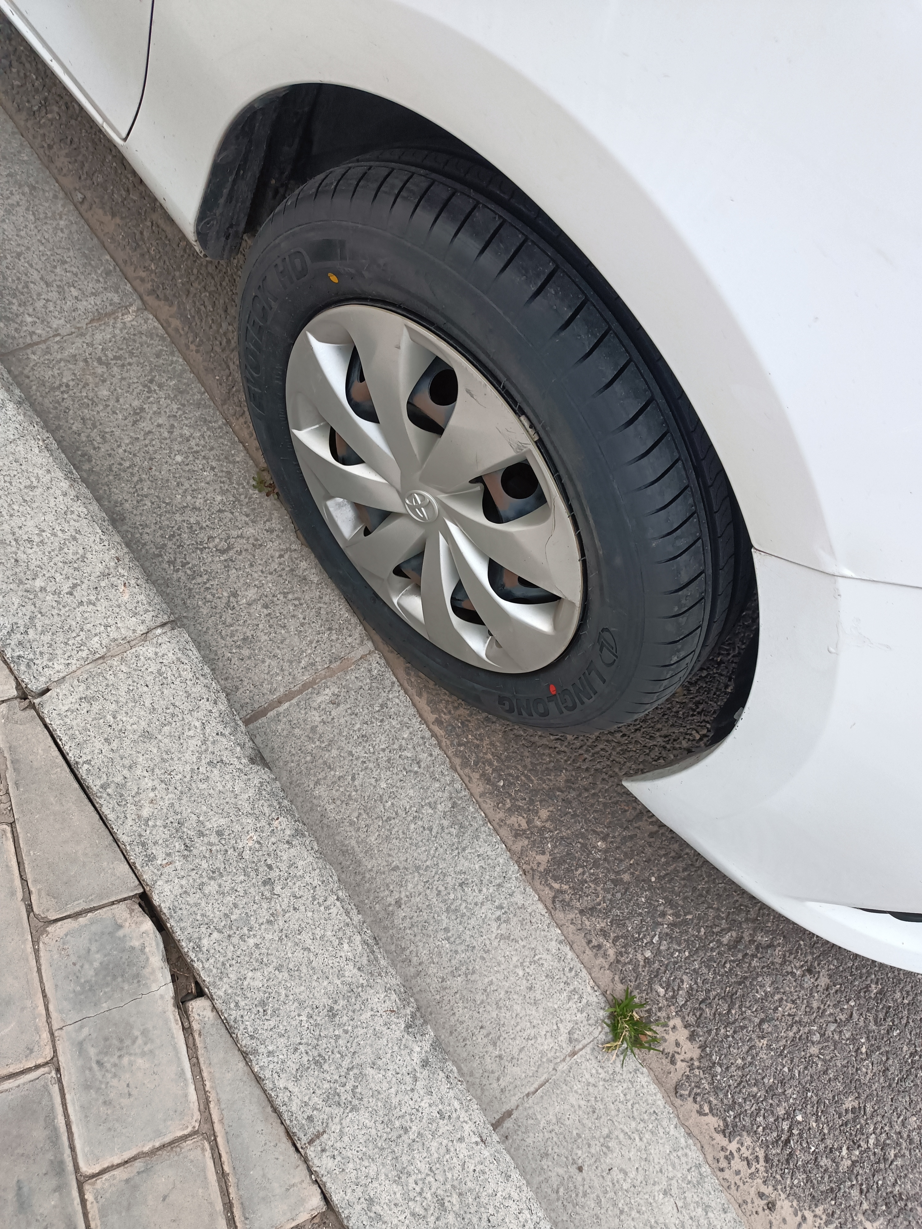 玲珑轮胎汽车轮胎175/65R14 82H 玲珑臻选 HD 适配赛欧/马自达2 实拍图