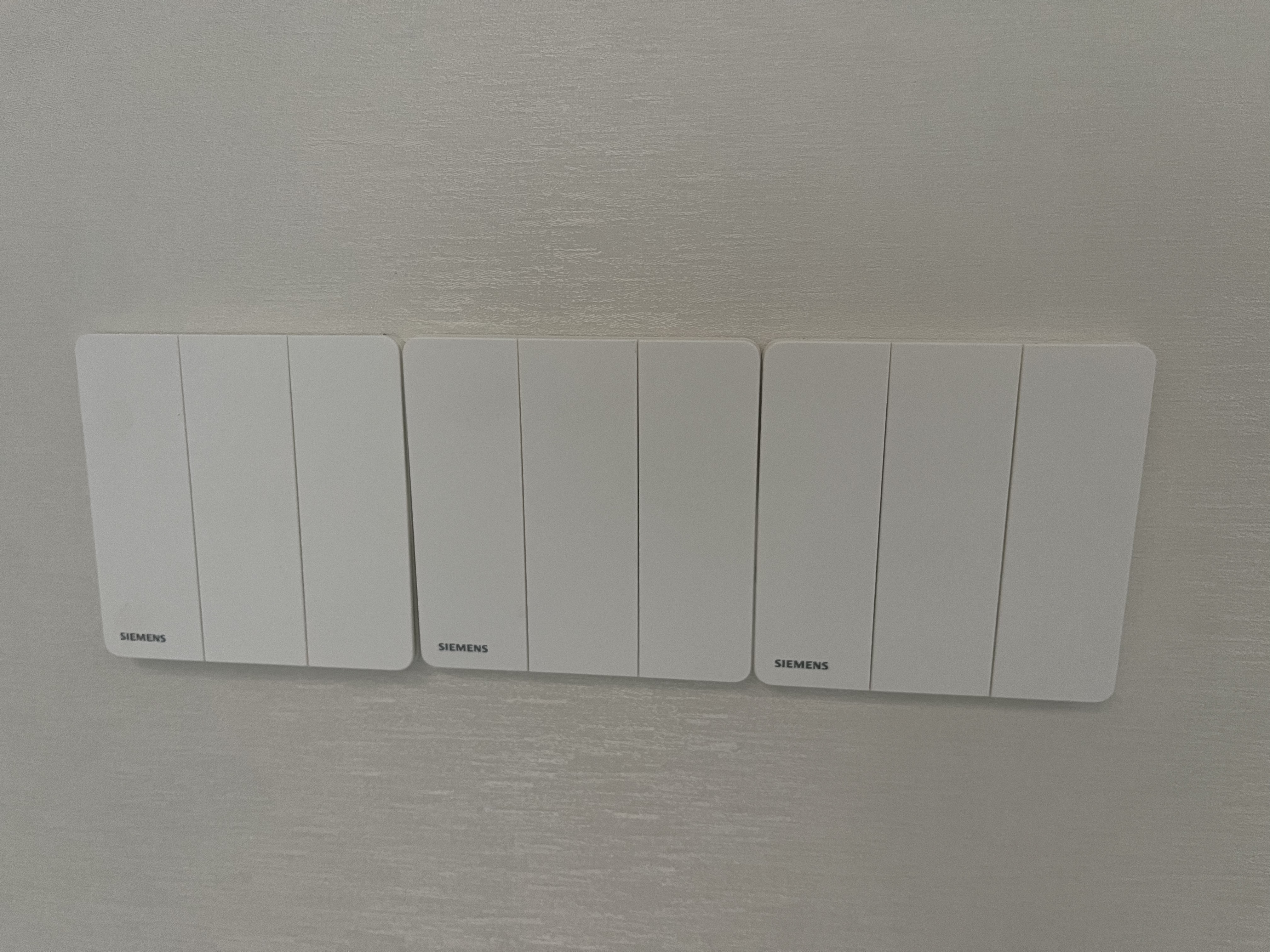 西门子（SIEMENS）86型墙壁开关插座面板 哑光磨砂 睿宸系列象牙白色 五孔插座usb+type-c 【卧室书房带快充充电更便捷】 实拍图