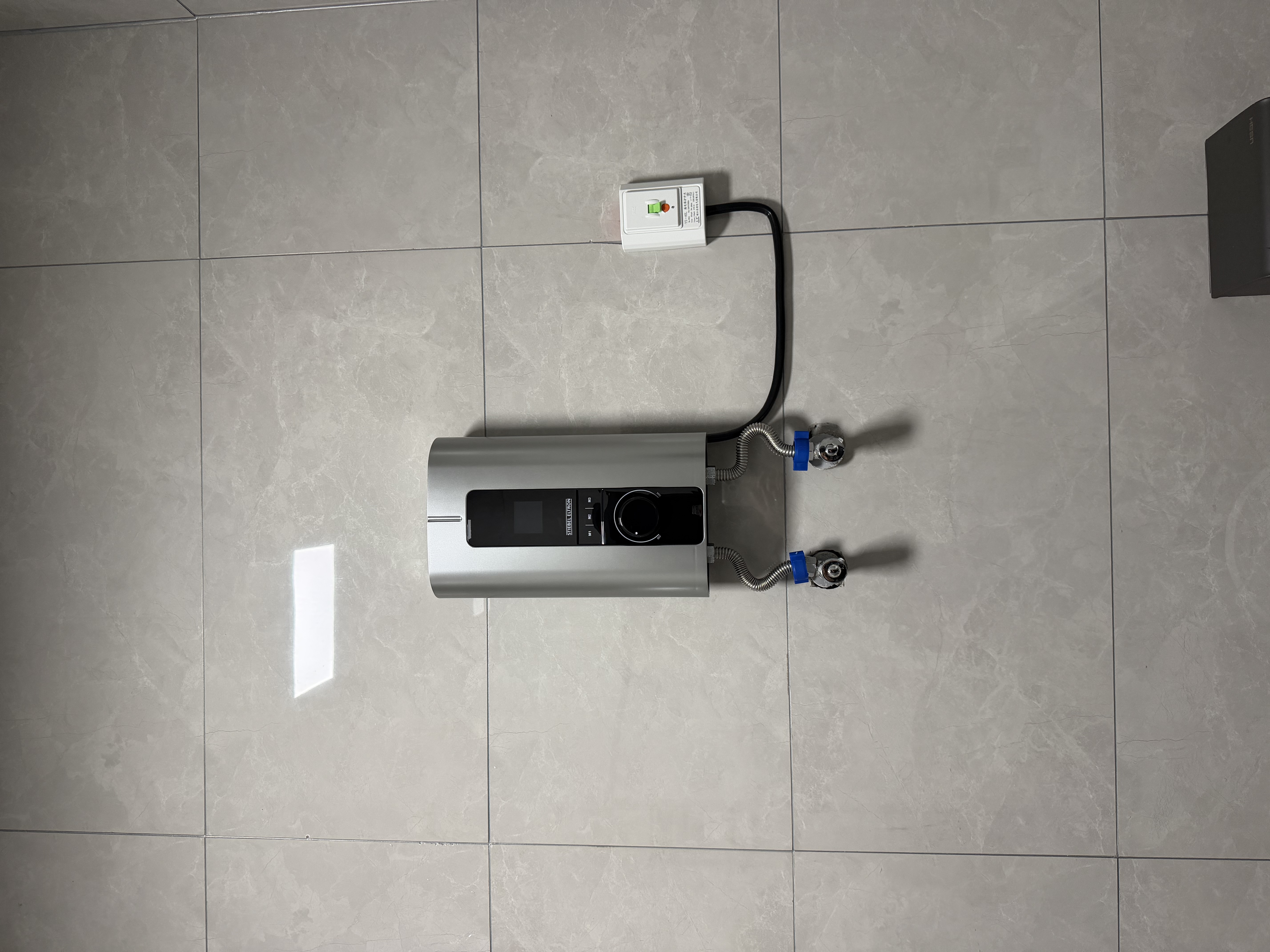 斯宝亚创原装进口即热式电热水器家用洗澡卫生间速热恒温0-8KW变频超薄热水器40-55℃可调世创电能直营 8KW 京仓速发【变频恒温+三挡记忆】 实拍图