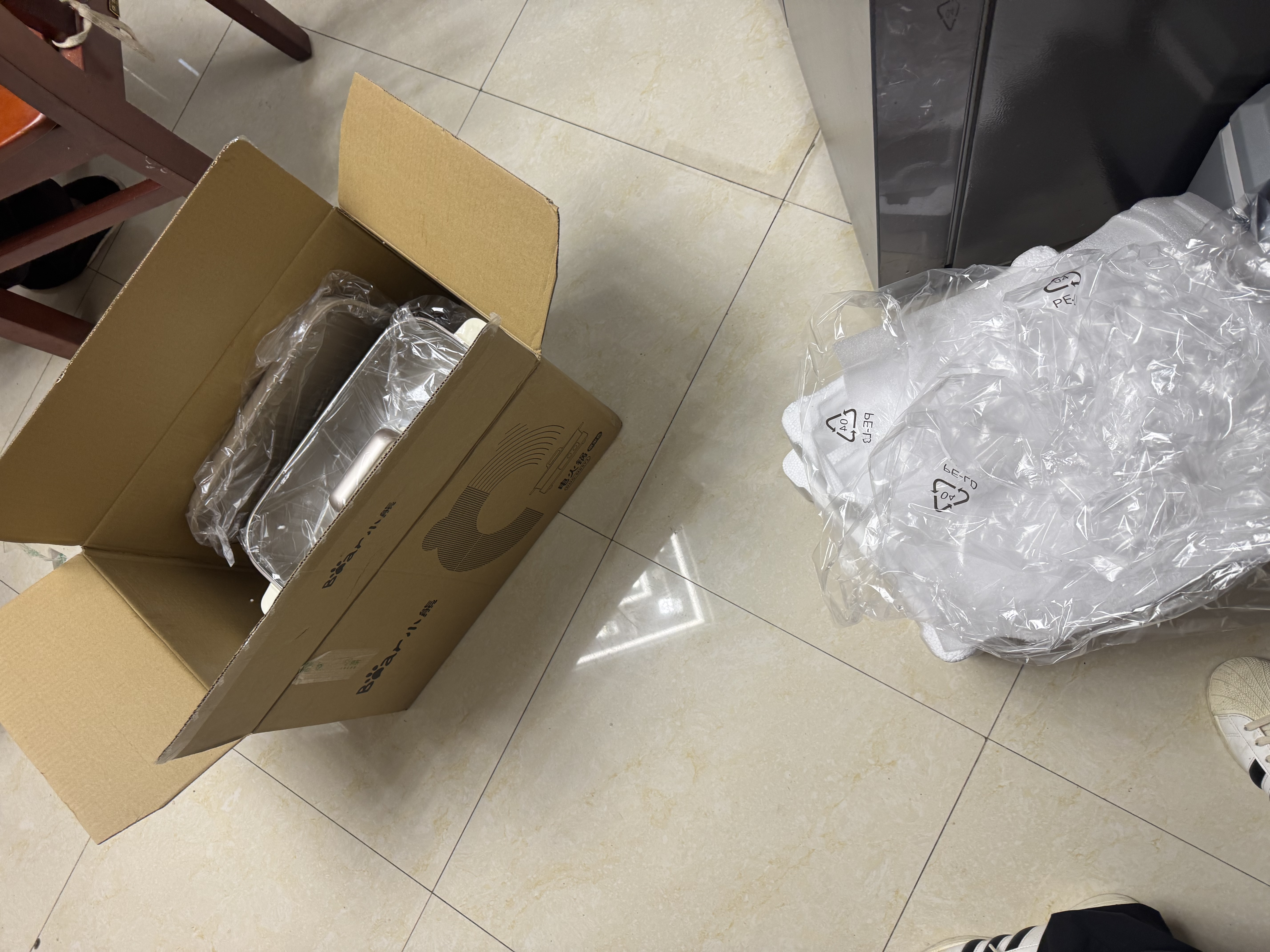 小熊（Bear）电火锅  鸳鸯锅火锅专用锅烤肉锅0氟钛陶涂层烤涮一体多功能锅料理锅分体6.5L多用途锅M65Y1带烤盘 实拍图