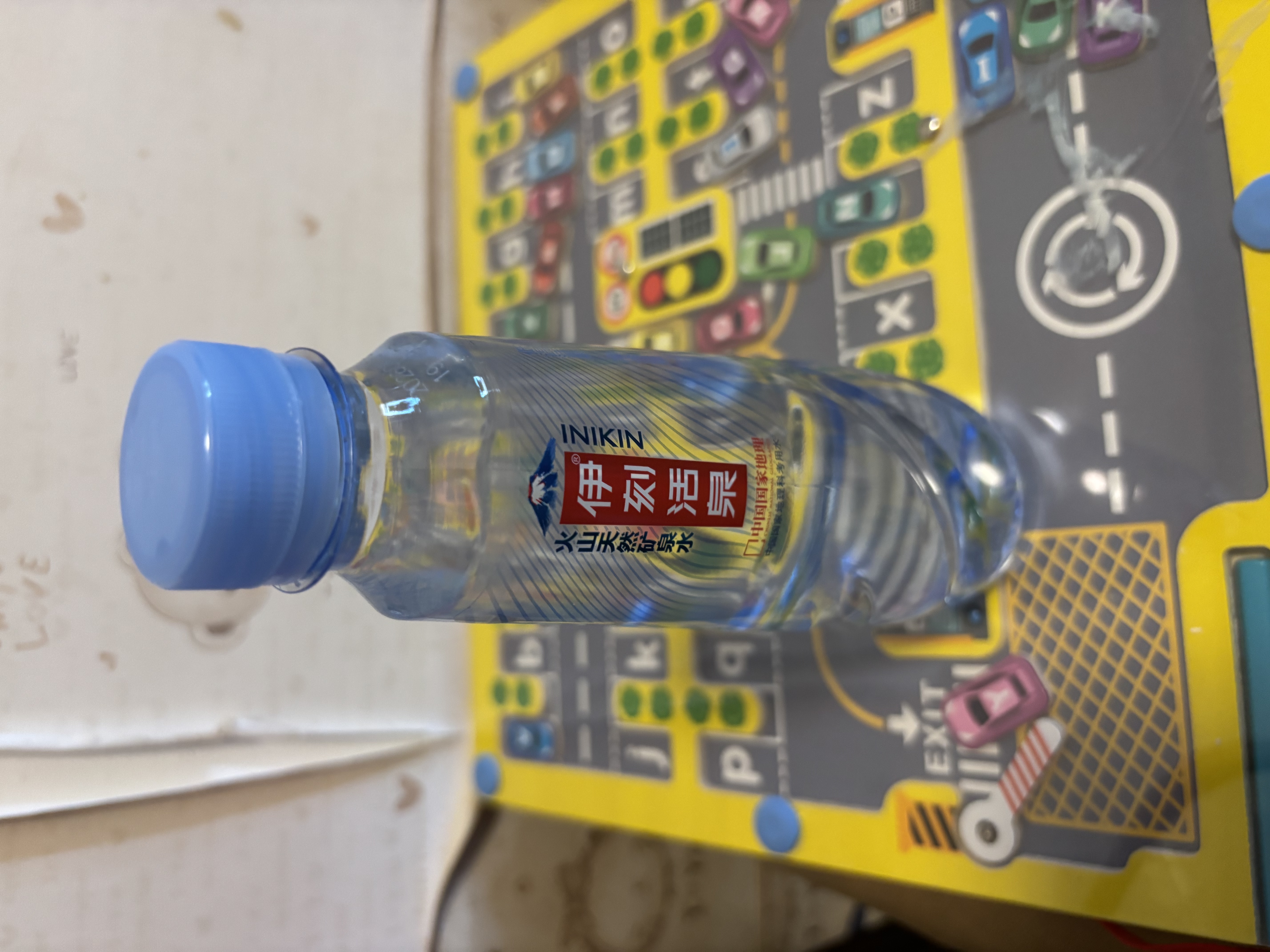 伊利伊刻活泉火山天然矿泉水 330ml*24瓶整箱装天然弱碱【热门商品】 实拍图