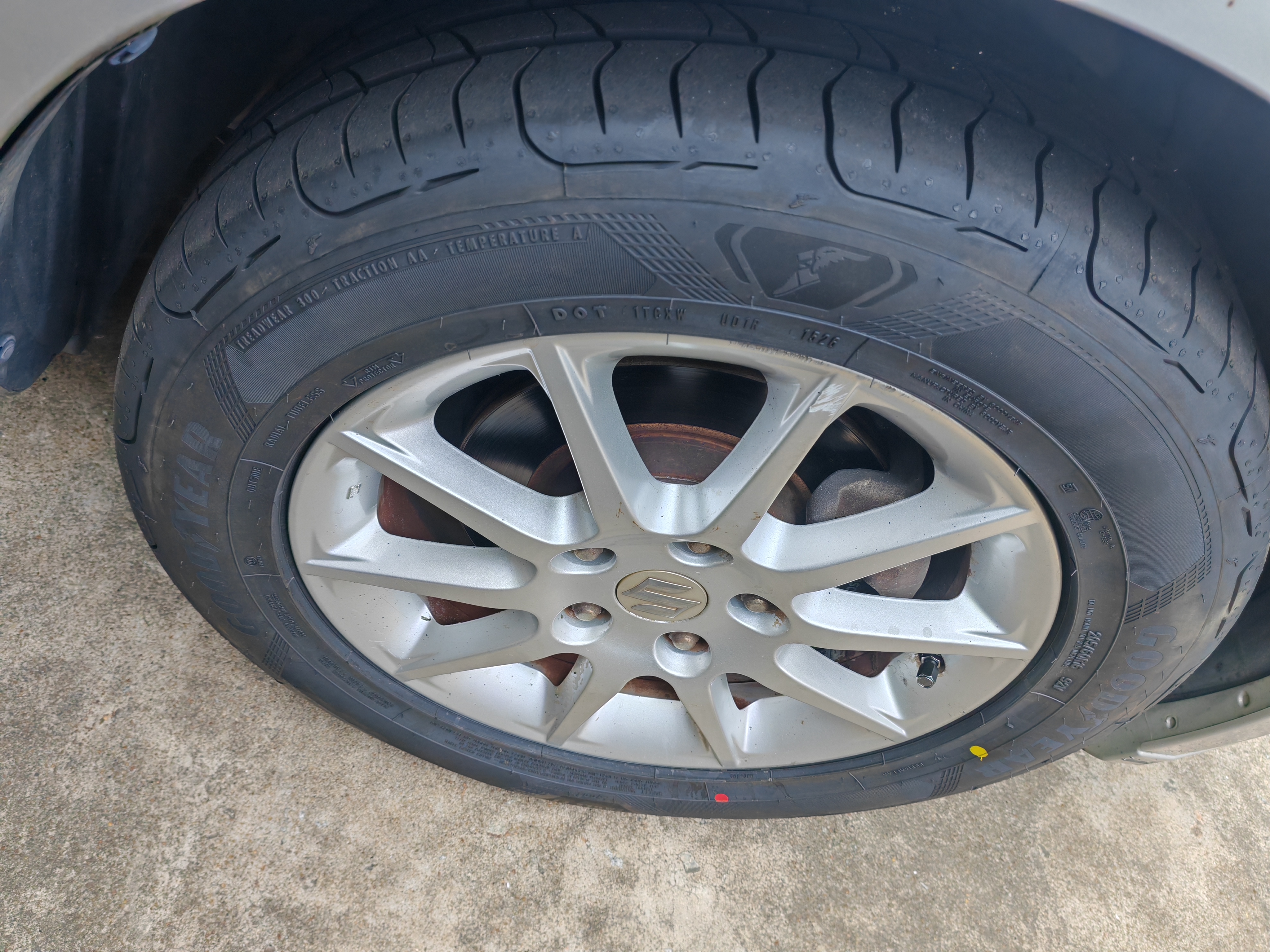 固特异（Goodyear）汽车轮胎205/60R16 92V 鹰驰F1酷跑 适配 轩逸/新福克斯 御乘升级 实拍图