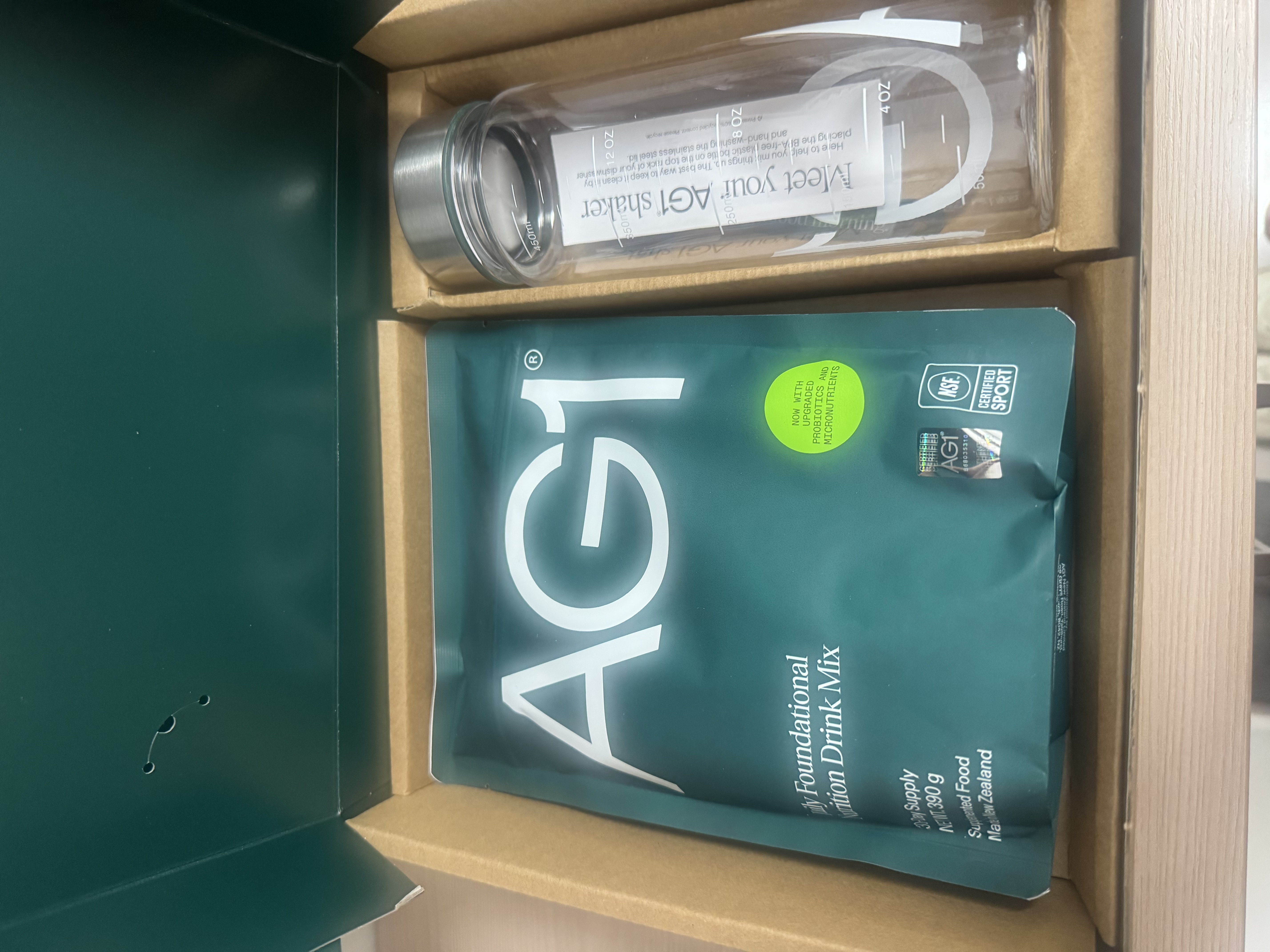 Athletic Greens新西兰ag小绿粉AG1营养复合维生素益生菌辅酶q10送礼礼品礼盒 【新升级30天礼盒装】 390g*1袋 /礼盒 实拍图