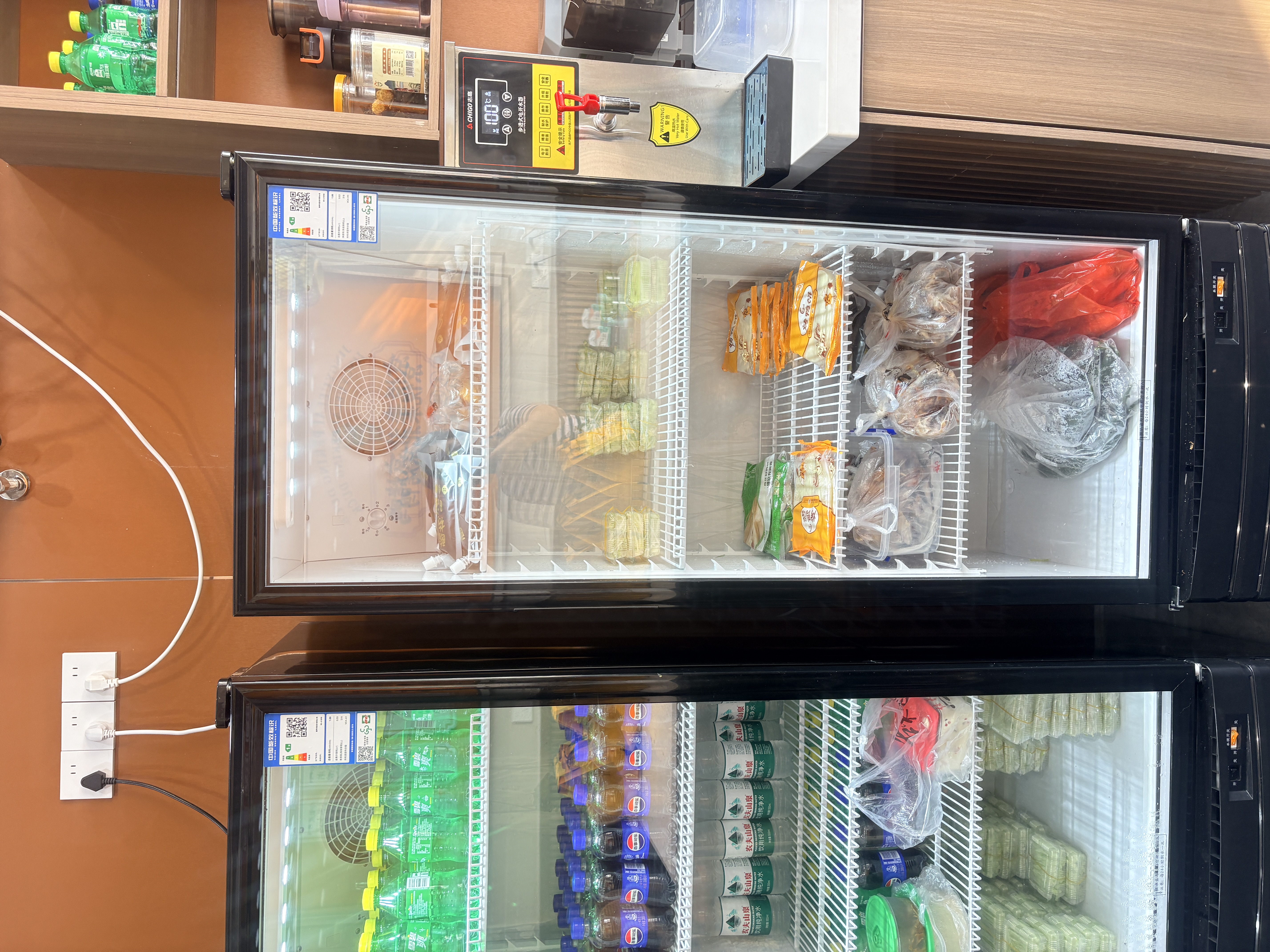 澳柯玛（AUCMA） 316升商用冷藏保鲜展示柜超市饮料啤酒减霜冰箱冷柜风冷循环立式单门陈列冰柜 一级能效 SC-316NE 实拍图