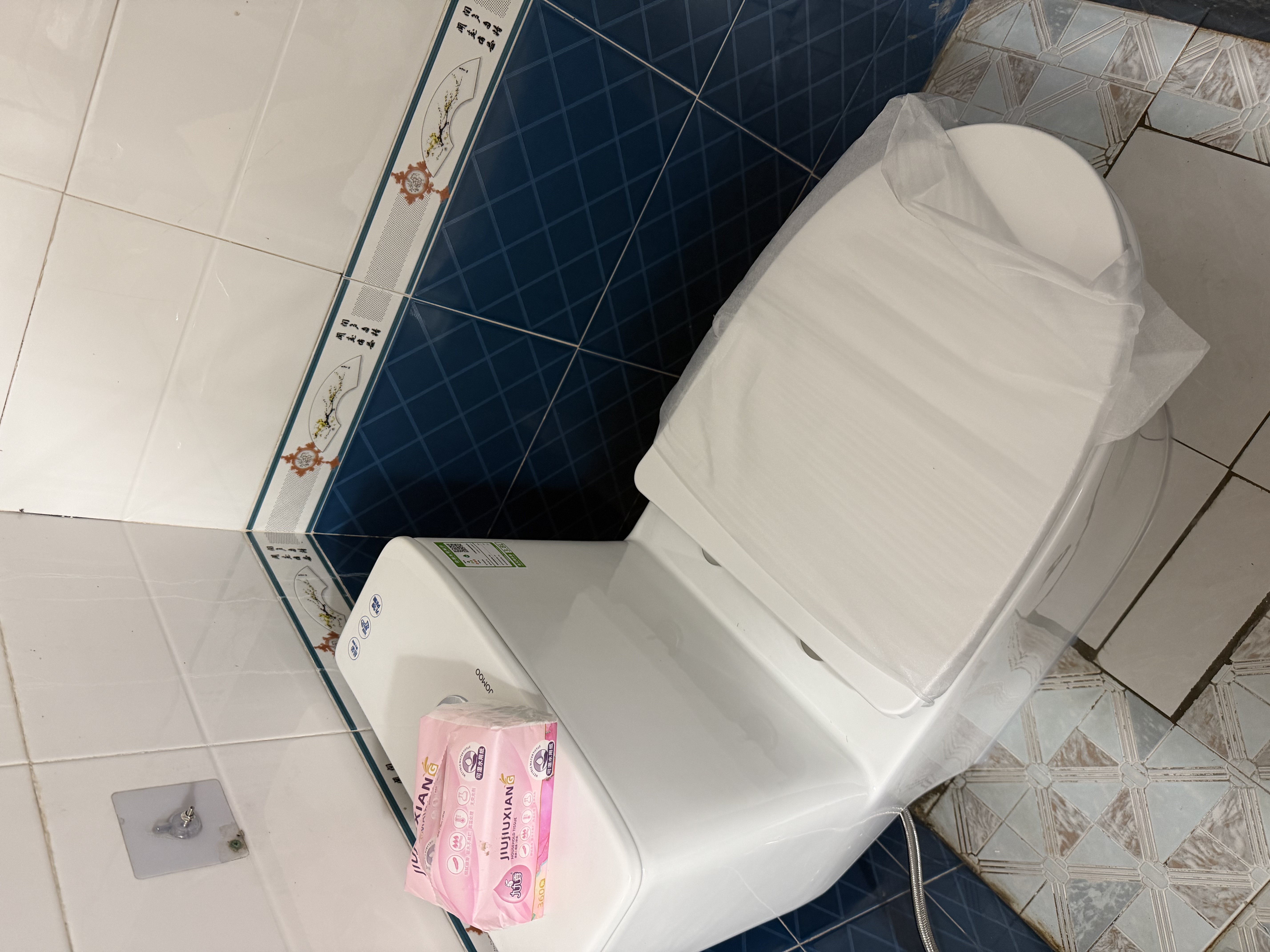 九牧（JOMOO）马桶家用一级水效防臭卫浴虹吸式马桶坐便器大冲力抗菌卫生间坐厕 镇店热卖【升级无棱】11370 305坑距(2515城包安装) 实拍图
