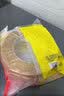 得力（deli）强力布基胶带防风加厚网格双面胶 15mm*20m*280μm 地毯无痕固定婚庆春联粘贴墙面隐形粘1卷 30802 实拍图