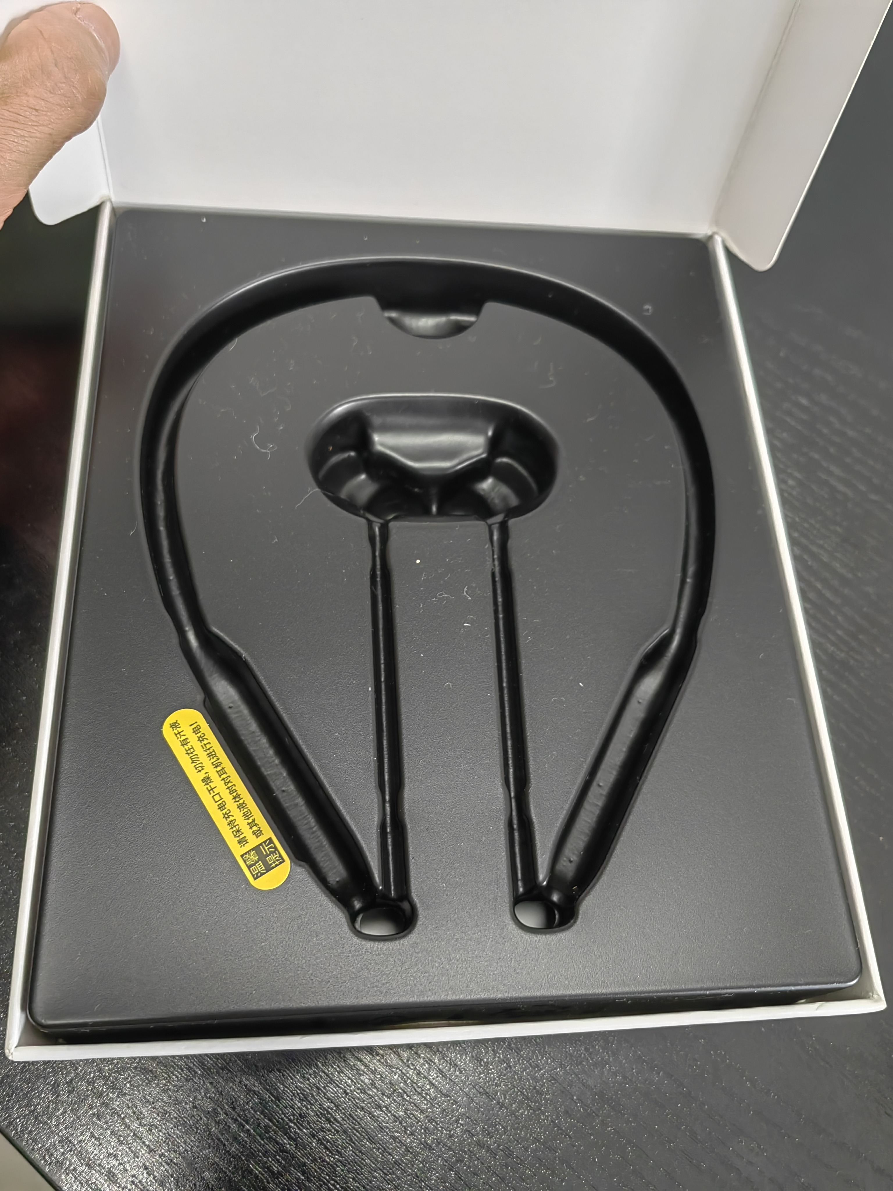 漫步者（EDIFIER）W280NB Pro 颈挂式主动降噪蓝牙耳机 磁吸设计 45dB降噪 适用苹果华为小米OPPO手机 典雅黑 实拍图