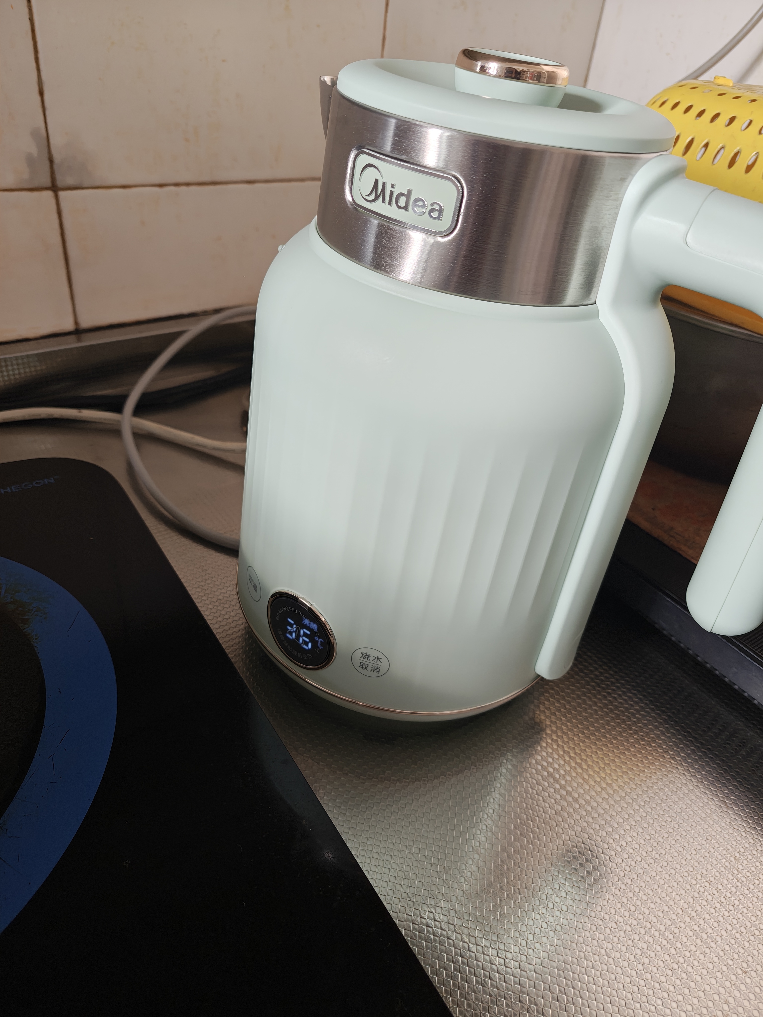 美的（Midea）电热水壶家用 恒温烧水壶艺术家 316L不锈钢母婴级一体无缝内胆自动断电 实时温度显示 24小时保温 1.7L 【恒温7段控温】清新绿 实拍图
