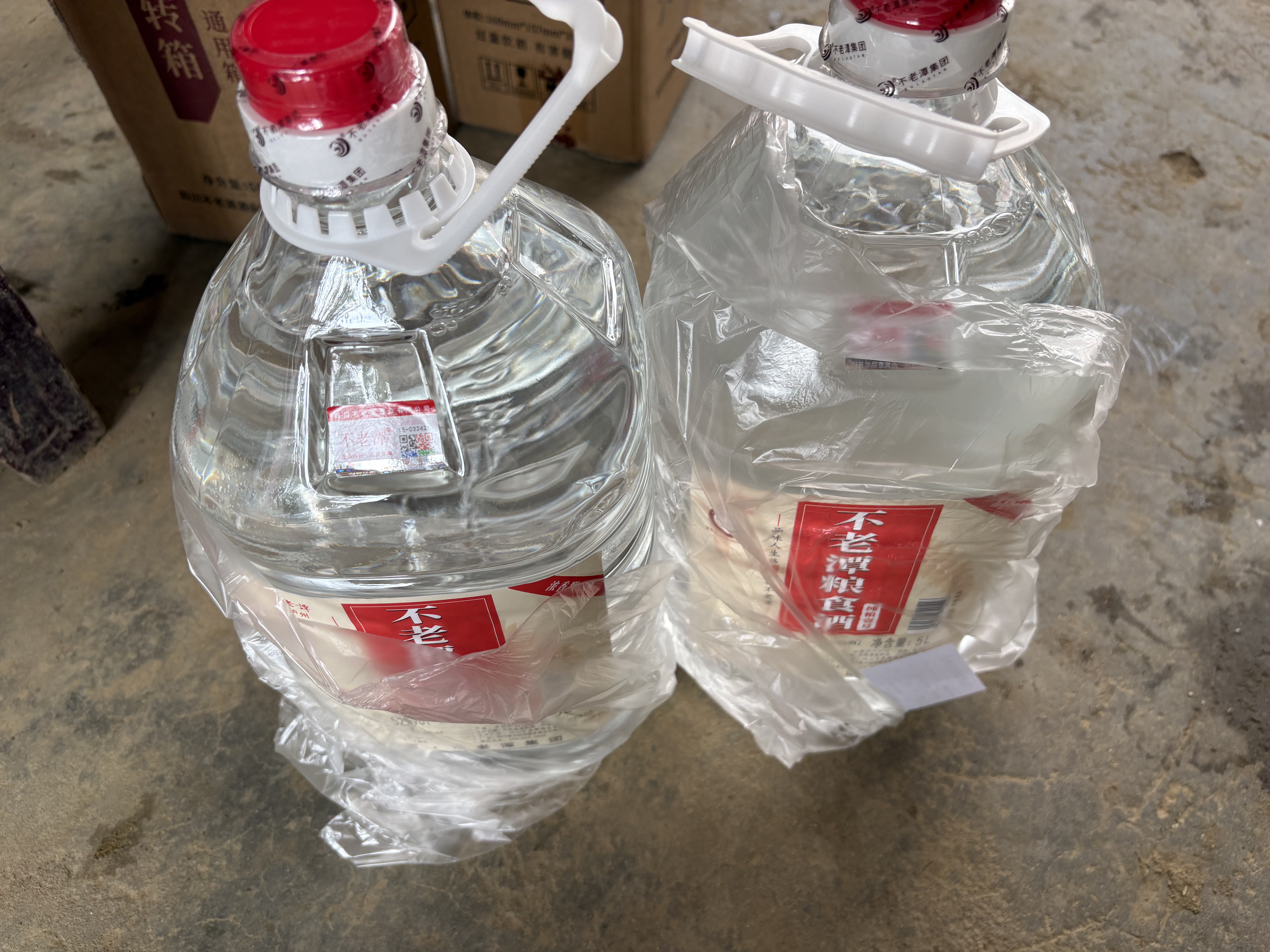 不老潭粮食酒 桶装高度浓香型泸州糯红高粱散装白酒纯粮壹号 52度 5L 实拍图