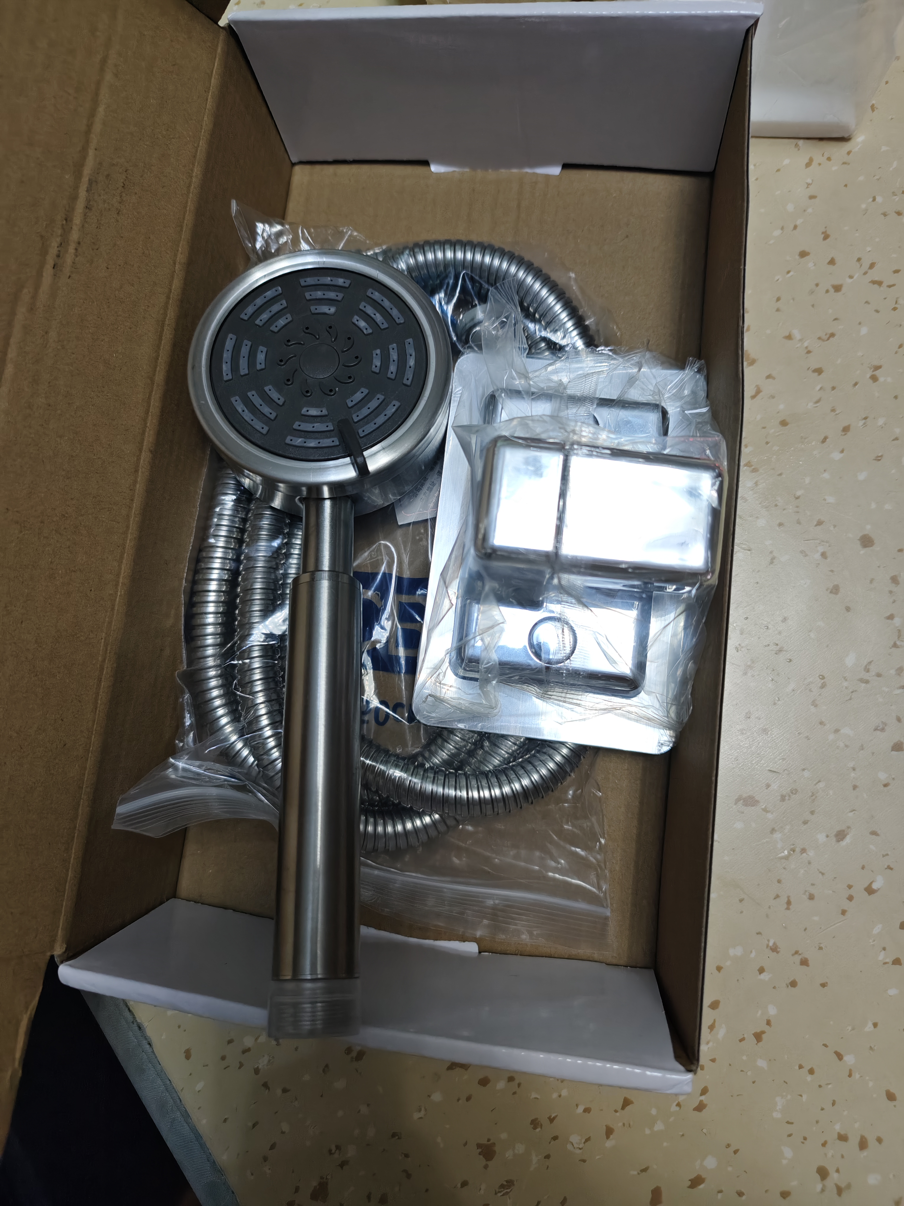 JOCBO【精工】304不锈钢增压花洒通用接口高压单头花洒头手持淋浴花洒 不锈钢花洒【三档过滤】+1.5米防爆管+旋转支架 实拍图