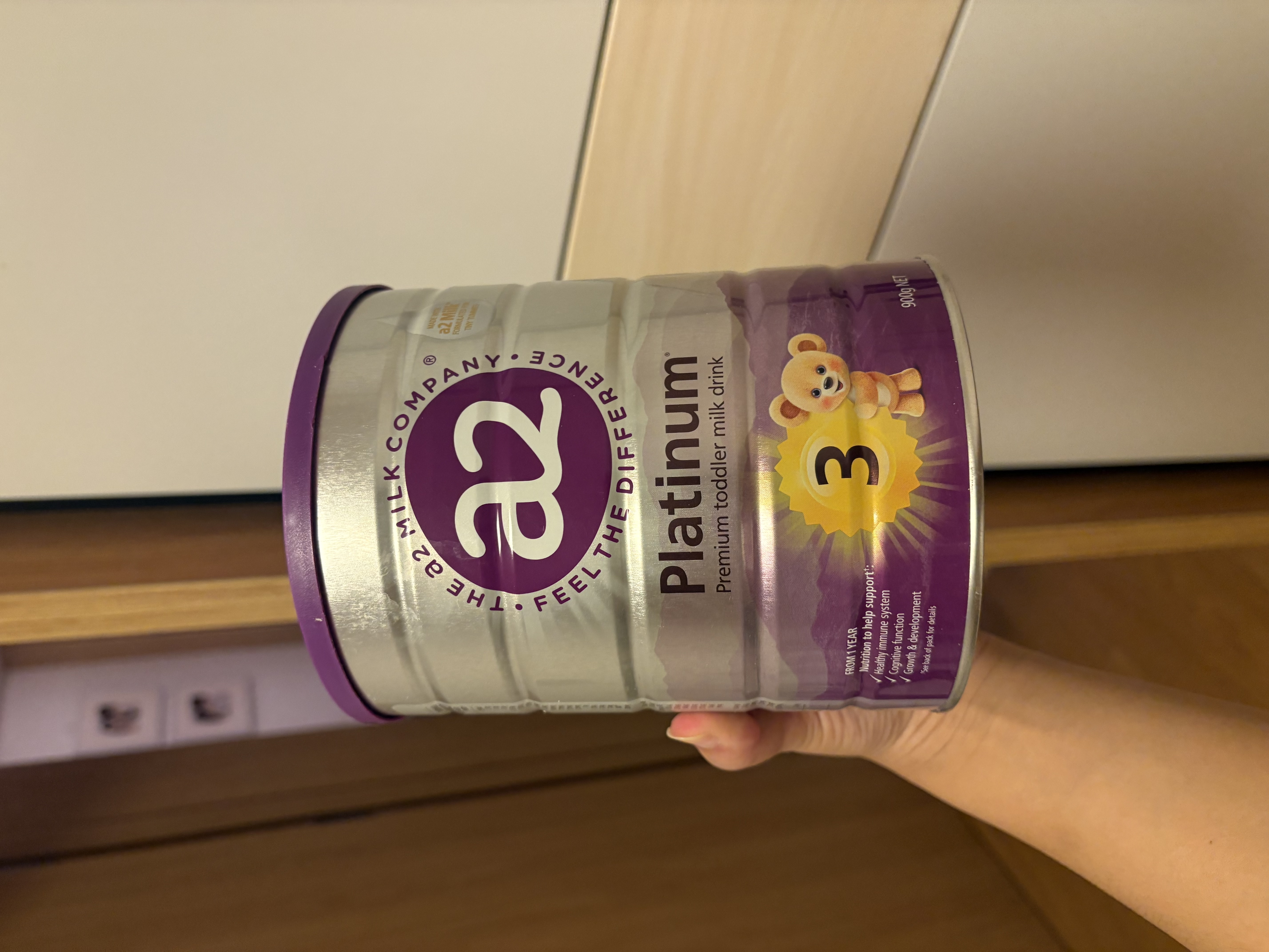 a2奶粉紫白金澳版幼儿配方奶粉3段3罐马年礼盒新西兰草饲+批批严检 实拍图