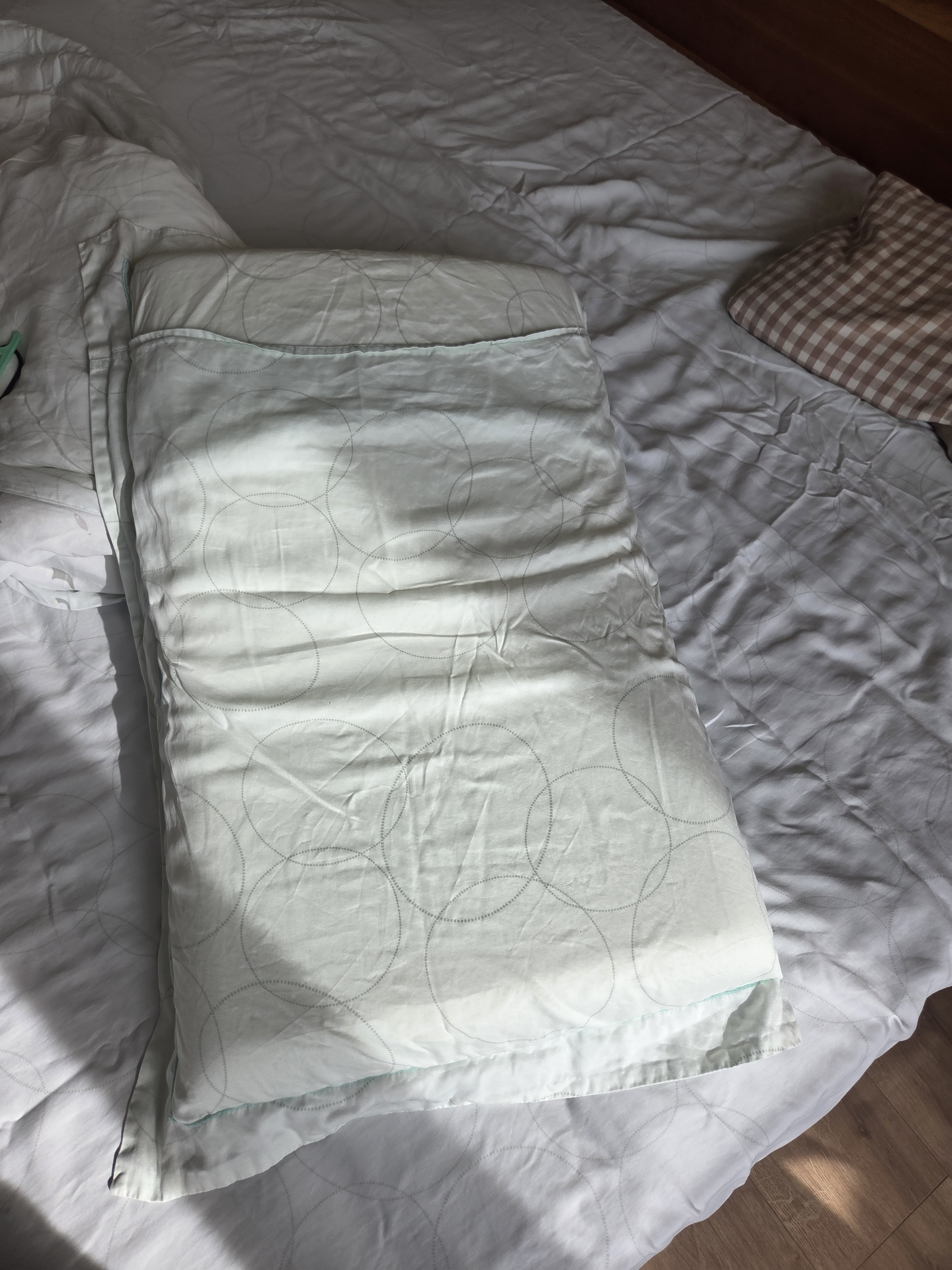 亚朵星球慢回弹记忆绵枕 枕头护颈枕芯基础款酒店睡眠宿舍低枕8cm单只 实拍图