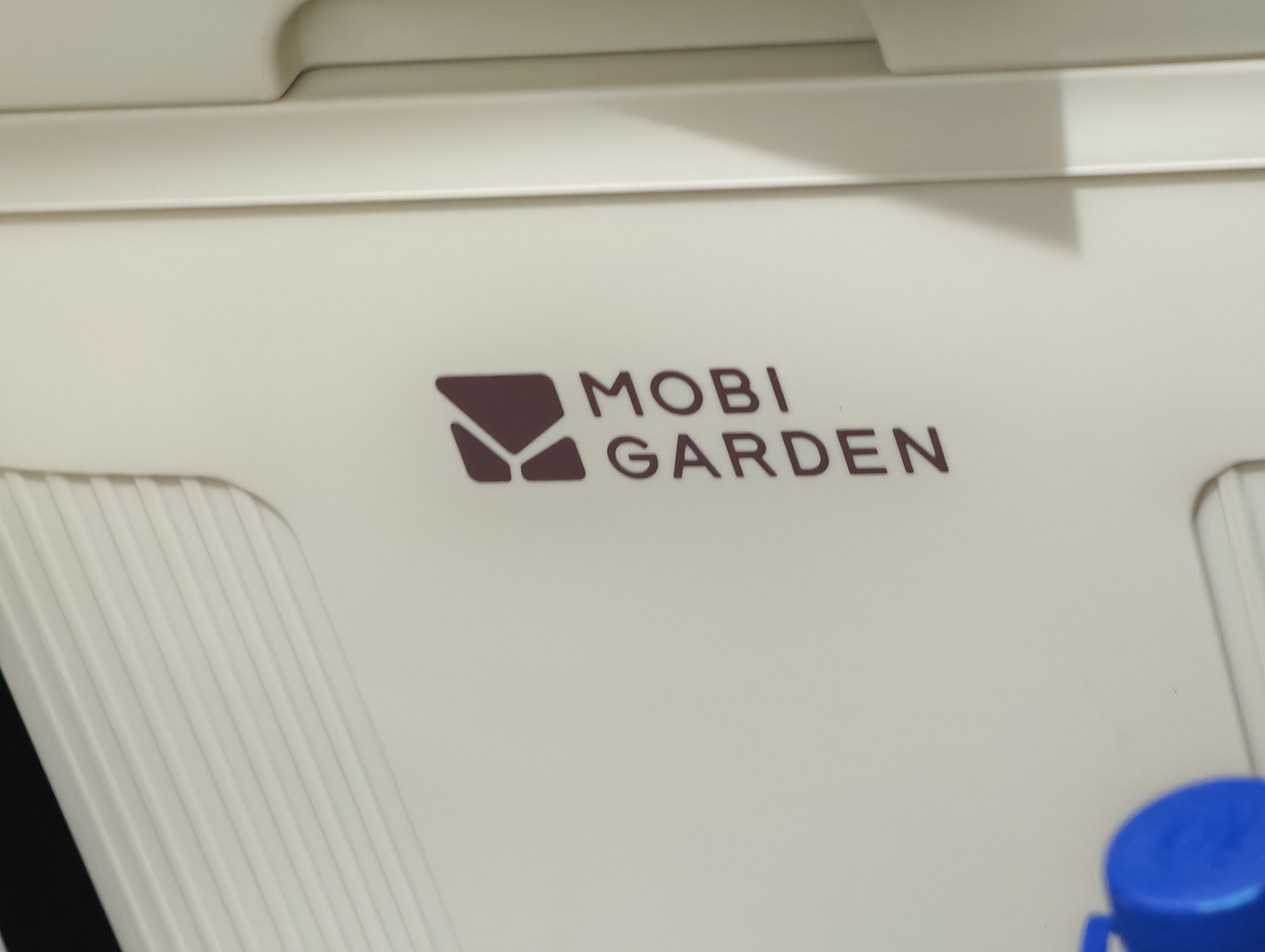 牧高笛（MOBIGARDEN）寒霜22L保温箱 户外露营大容量储物收纳保鲜箱 NX23684002 月影白 实拍图