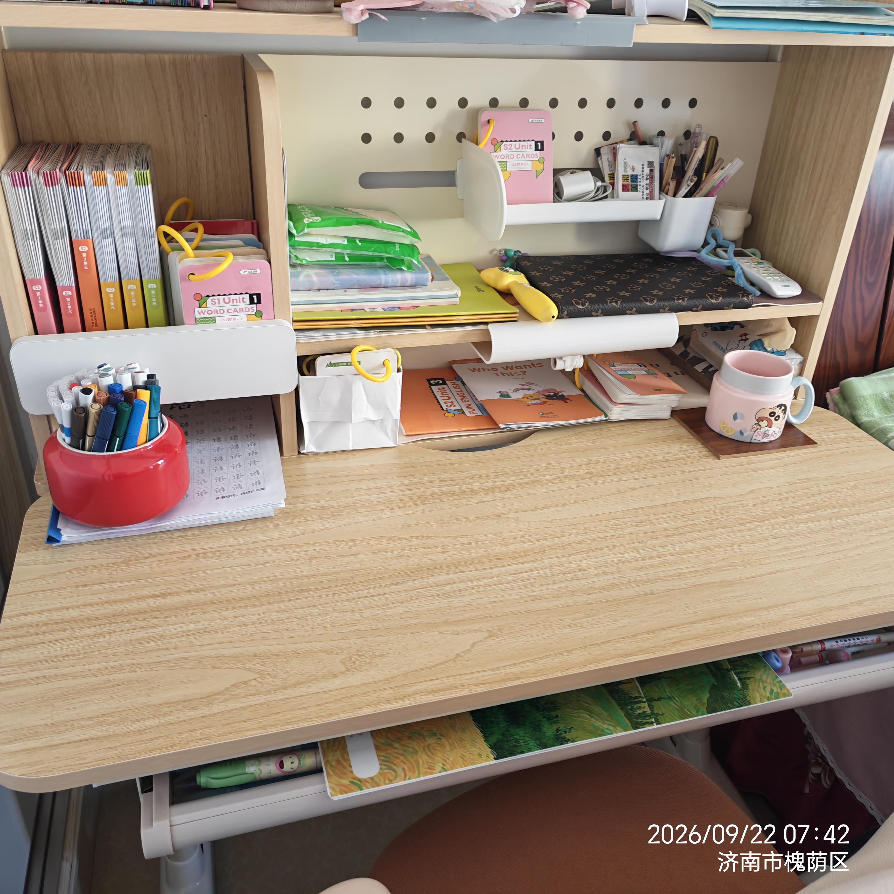 龙承匠人儿童学习桌椅套装J120实木可升降写字书桌中小学生6-18岁课桌椅子 【升级稀土抑轴灯】1米实木桌+追背椅咖 赠学习大礼包 实拍图