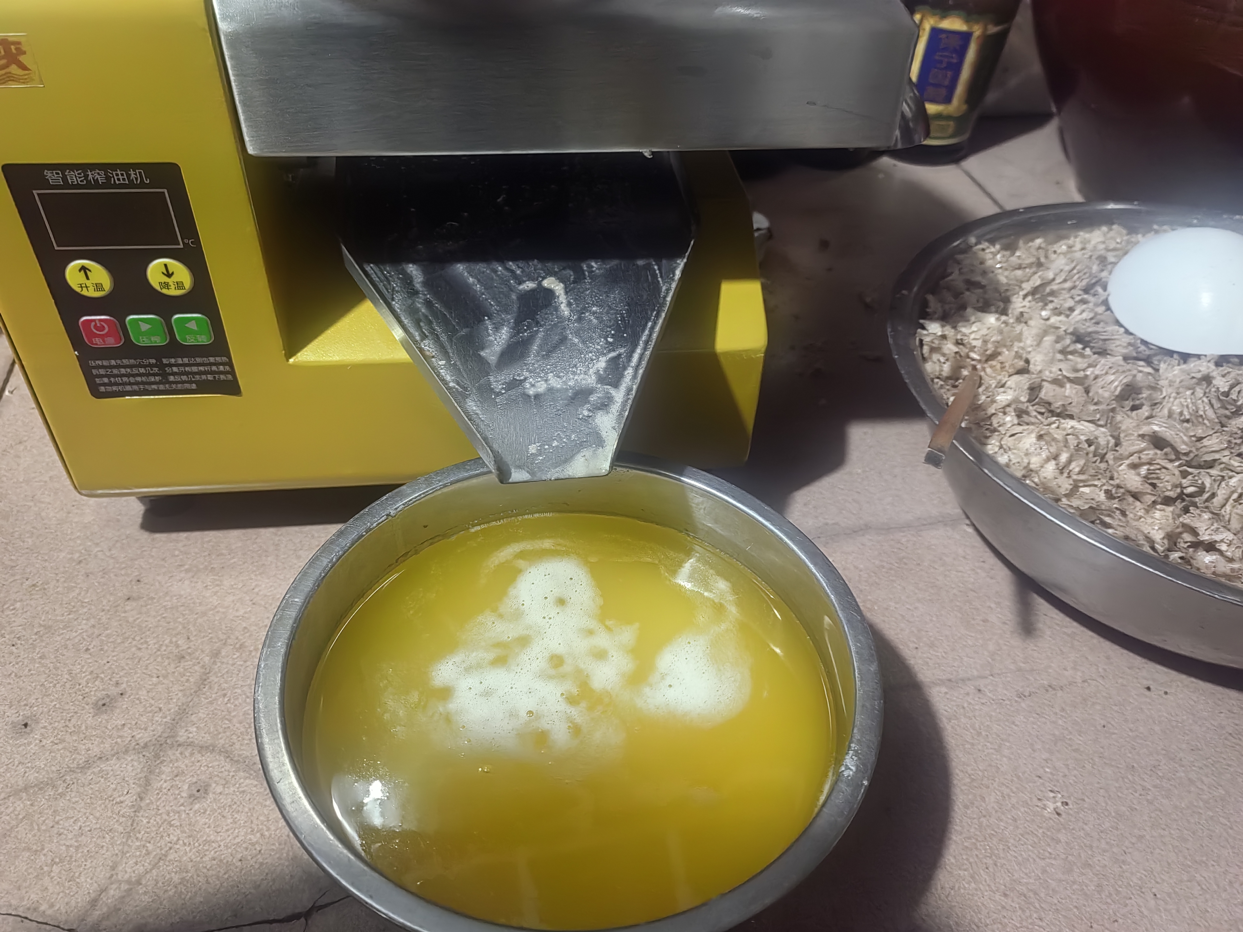 游侠【侧面出油】真智能家用全自动榨油机中小型油坊商用炸油压榨花生菜籽 【顶配加大全智能快速出油】R8S 实拍图
