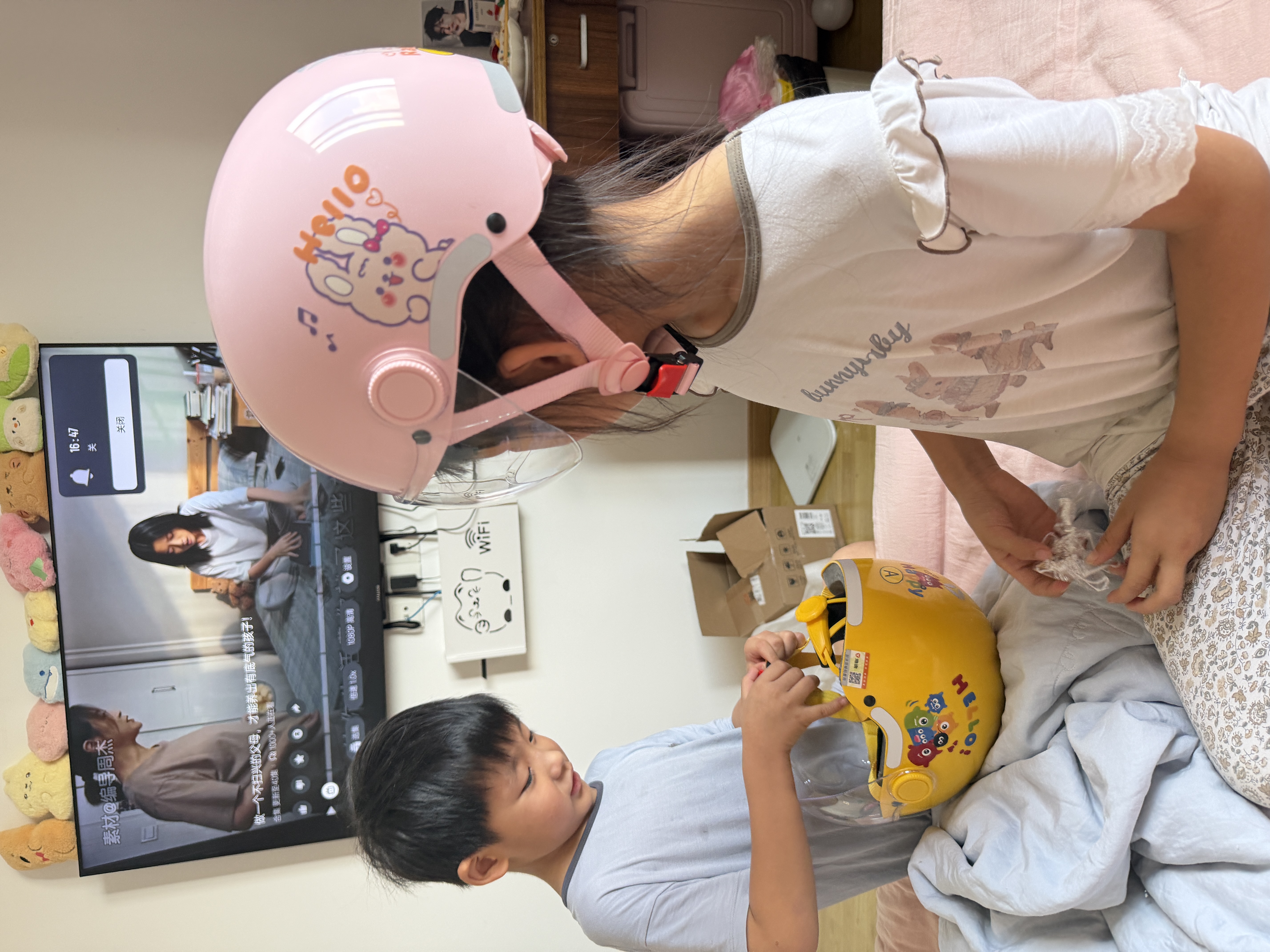 雅迪儿童头盔 电动车头盔摩托车头盔3c认证新国标A级四季款轻便可爱宝宝安全帽 小怪兽 实拍图