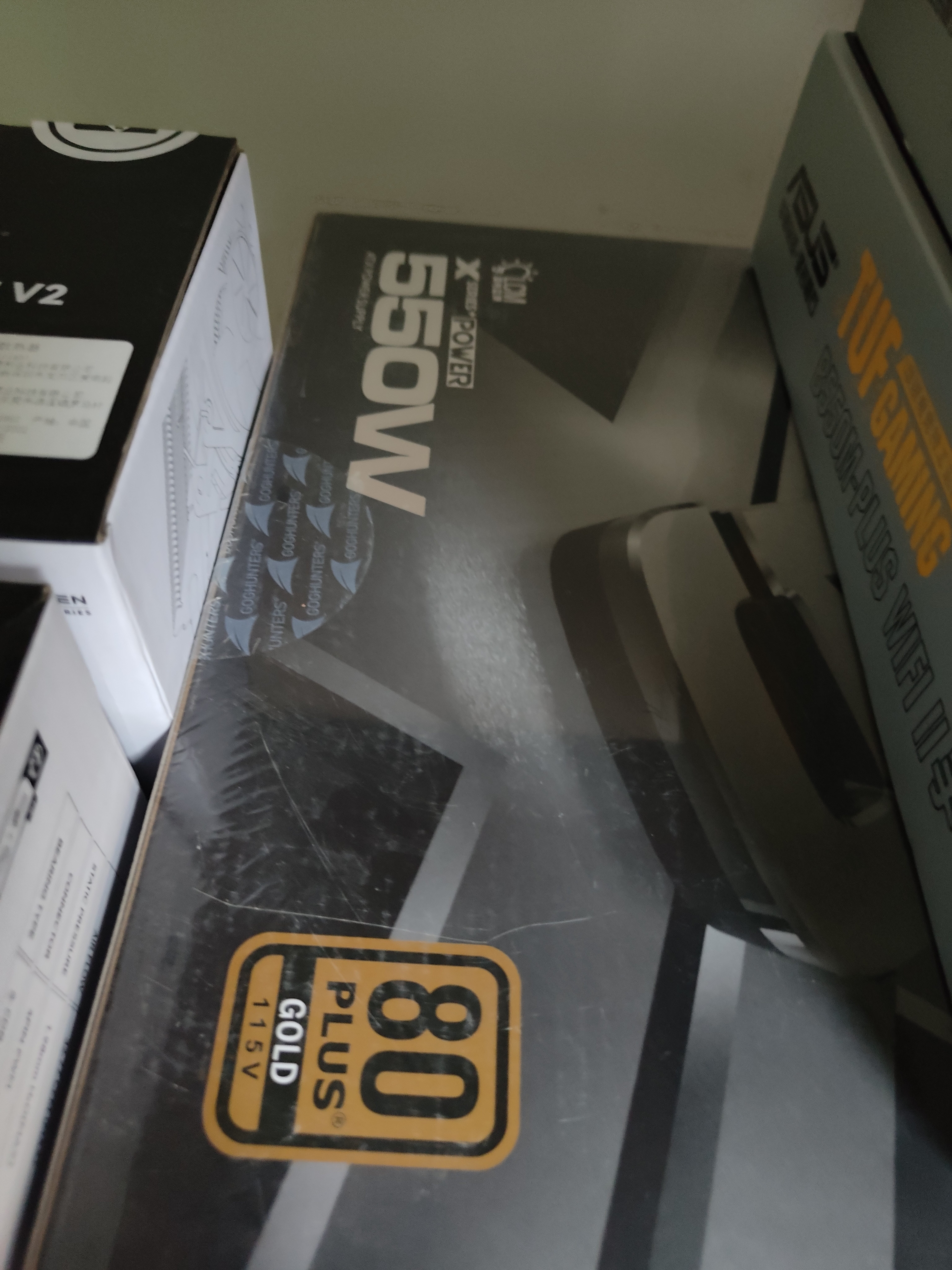长城（Great Wall）额定550W X5金牌全模电脑电源（漏电监测/全电压/单路12V/70cm长线材） 实拍图