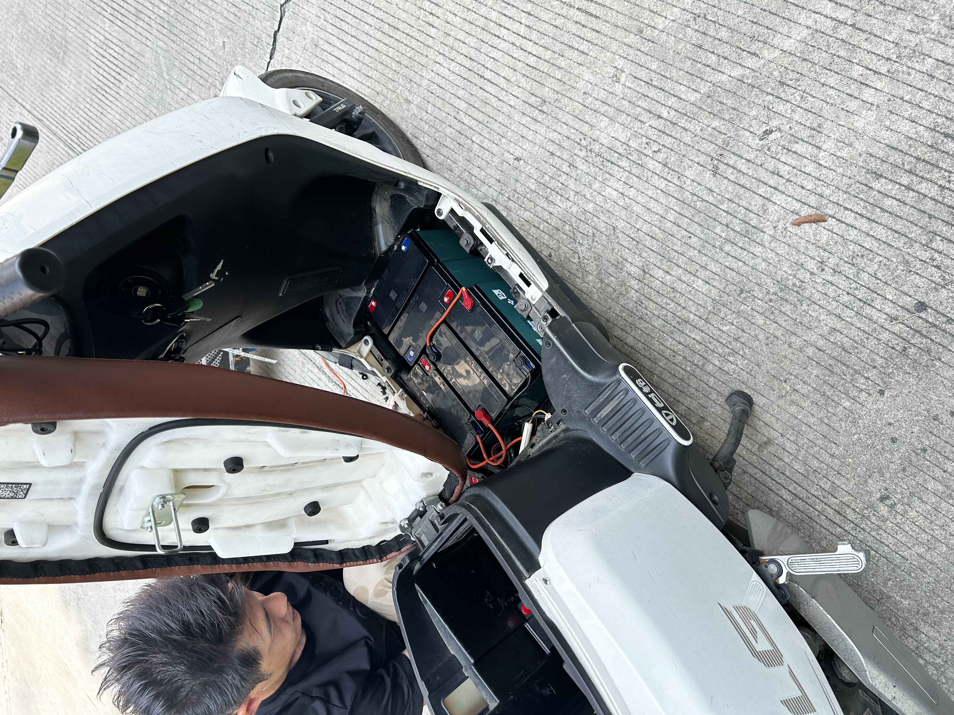 超威真A+升级2代48V60V72V石墨烯电动车电池铅酸电瓶适用爱玛绿源台铃 72V21Ah 以旧换新 6只装 【重磅升级】2代 适配20-25Ah 实拍图