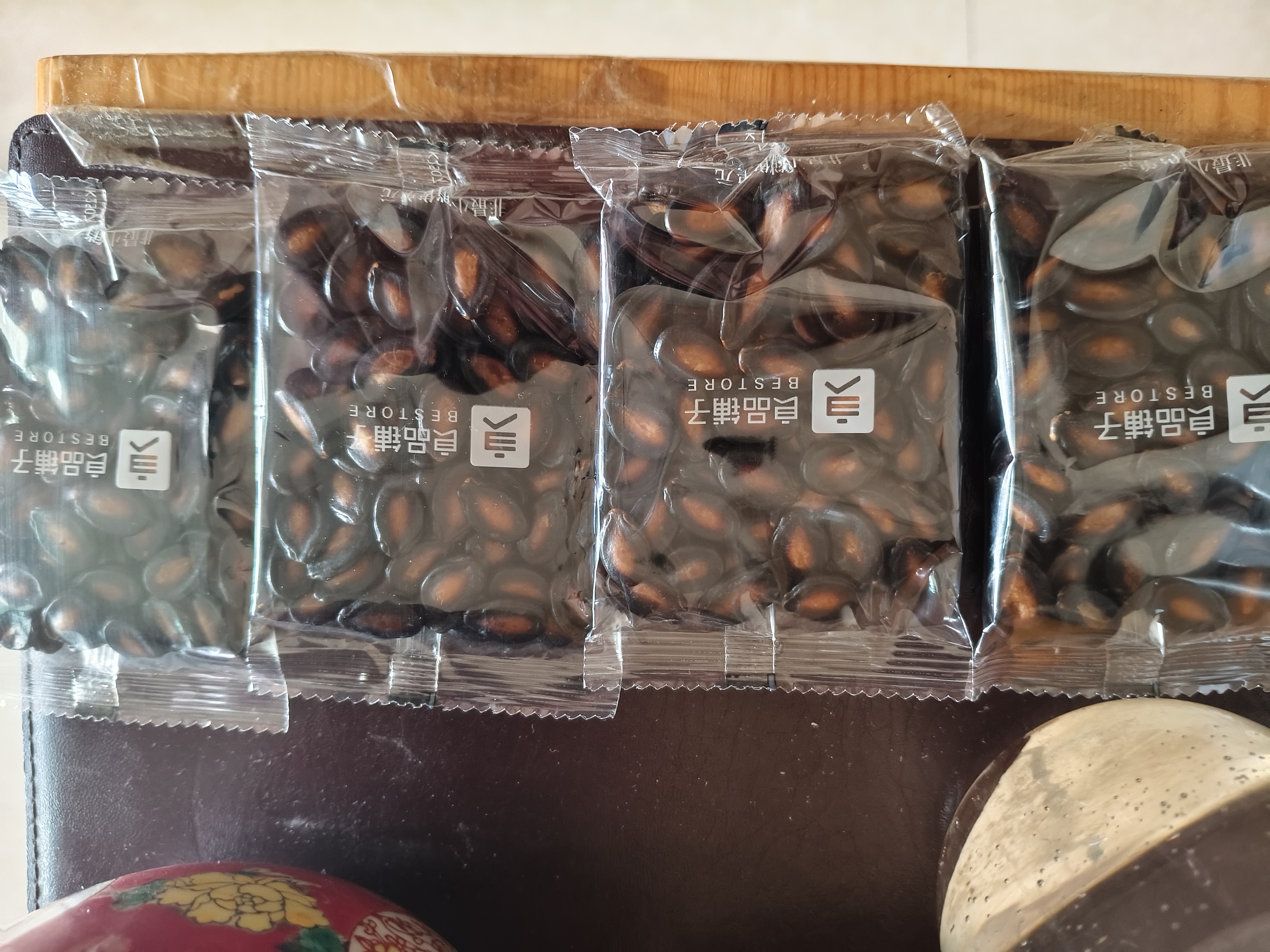 良品铺子话梅味西瓜子独立小包装大颗粒易嗑坚果炒货下午茶歇炒货瓜子 【约48小包】话梅味西瓜子650g*2袋 , 实拍图