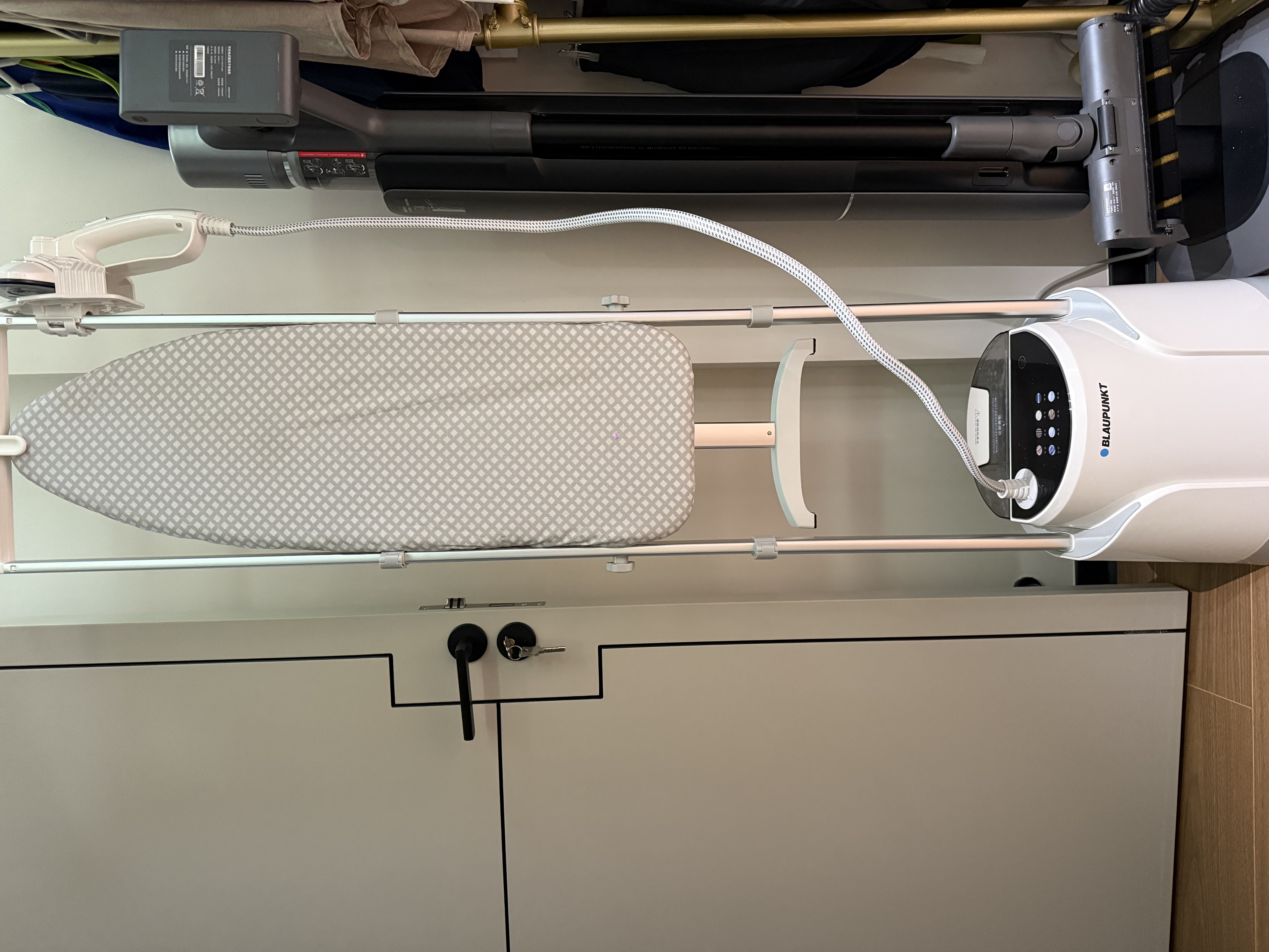 蓝宝（BLAUPUNKT）百年德国挂烫机家用新款手持蒸汽电熨斗立式小型京东配送家庭熨衣服被子高端衣物护理全自动熨烫机 高定挂烫机-京仓发货 实拍图
