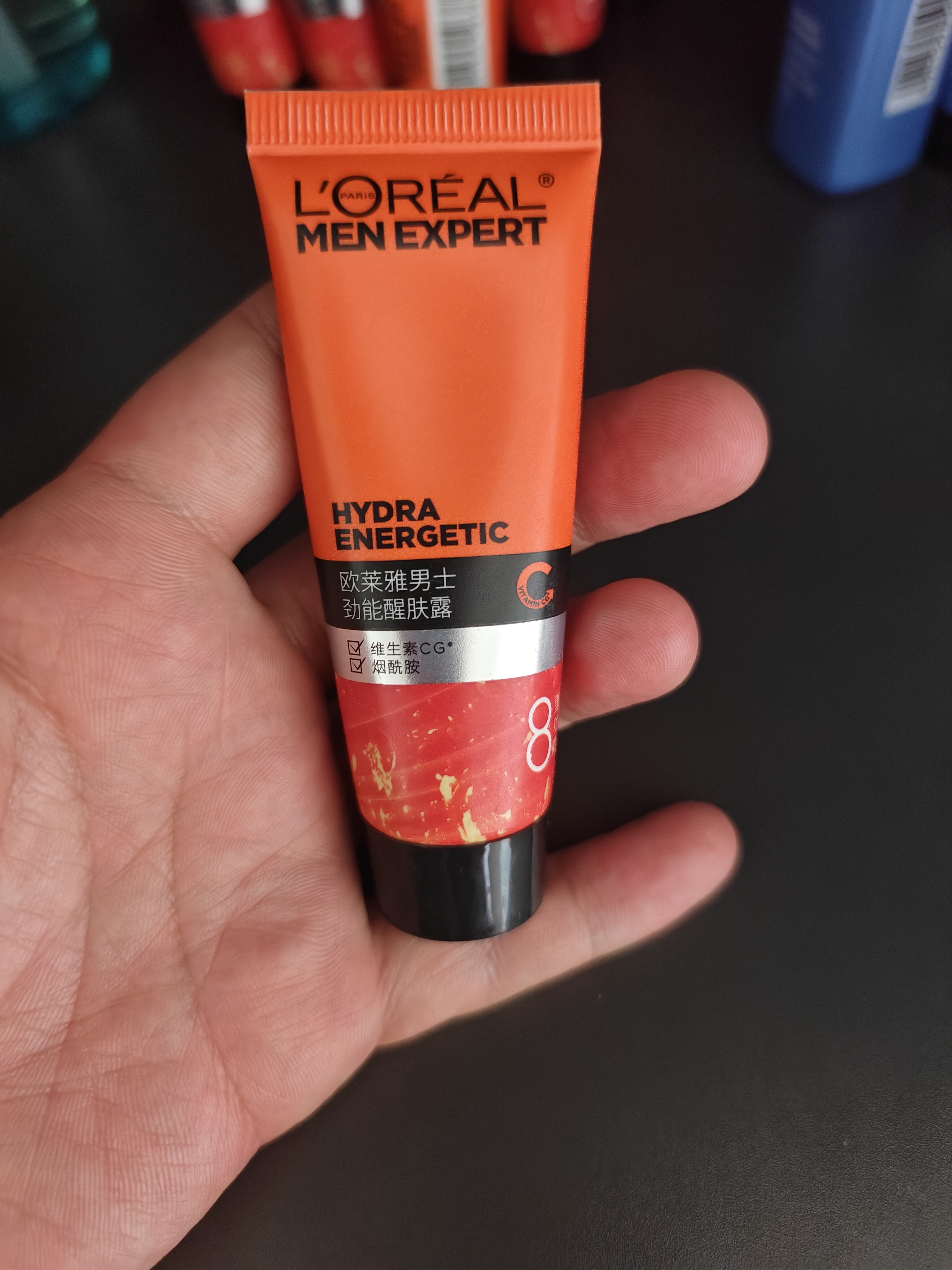 欧莱雅（LOREAL）男士护肤品面霜抗皱补水保湿乳液8重功效劲能醒肤露擦脸油擦脸霜 劲能醒肤露22ml*5 实拍图