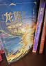 龙族1-3修订版限量礼盒全套共5册火之晨曦悼亡者之瞳黑月之潮上中下赠限量书签张明信片7张（江南龙族动画原著）人民文学出版社 实拍图