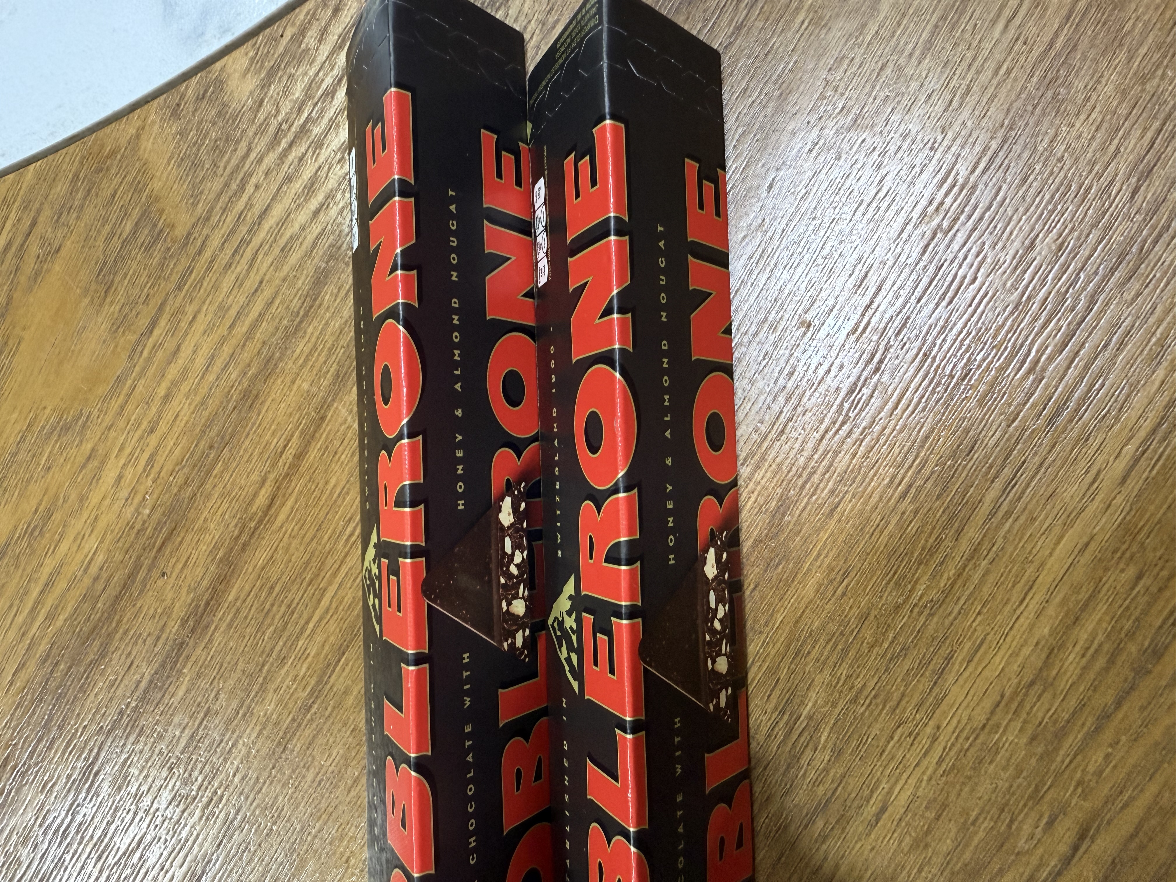 三角（Toblerone）瑞士黑巧克力含蜂蜜及巴旦木糖100g 休闲零食糖果送男女友礼物 实拍图