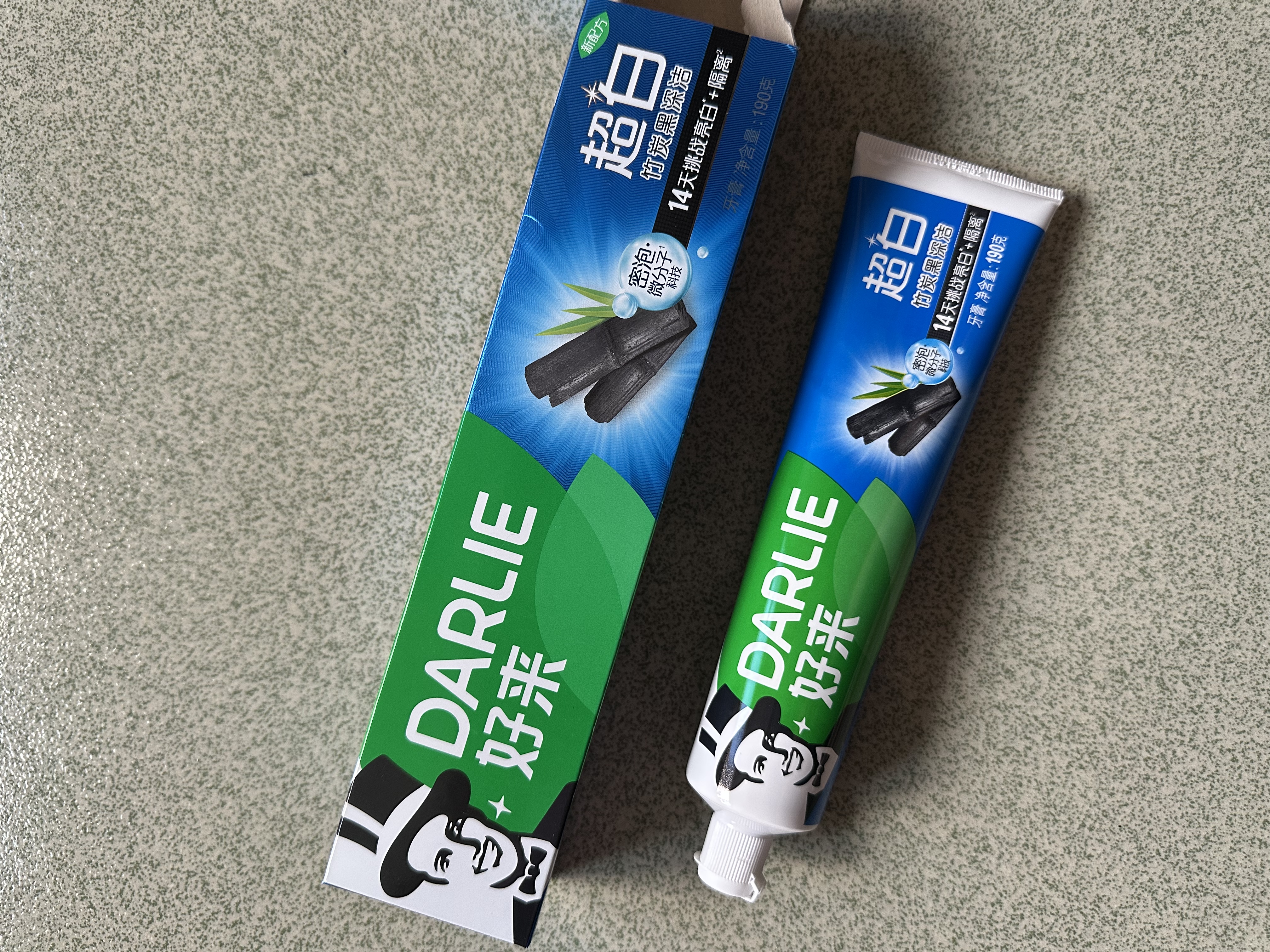好来（DARLIE）原黑人超白竹炭深洁牙膏清新口气密泡去黄去牙渍温和亮白含氟190g 实拍图