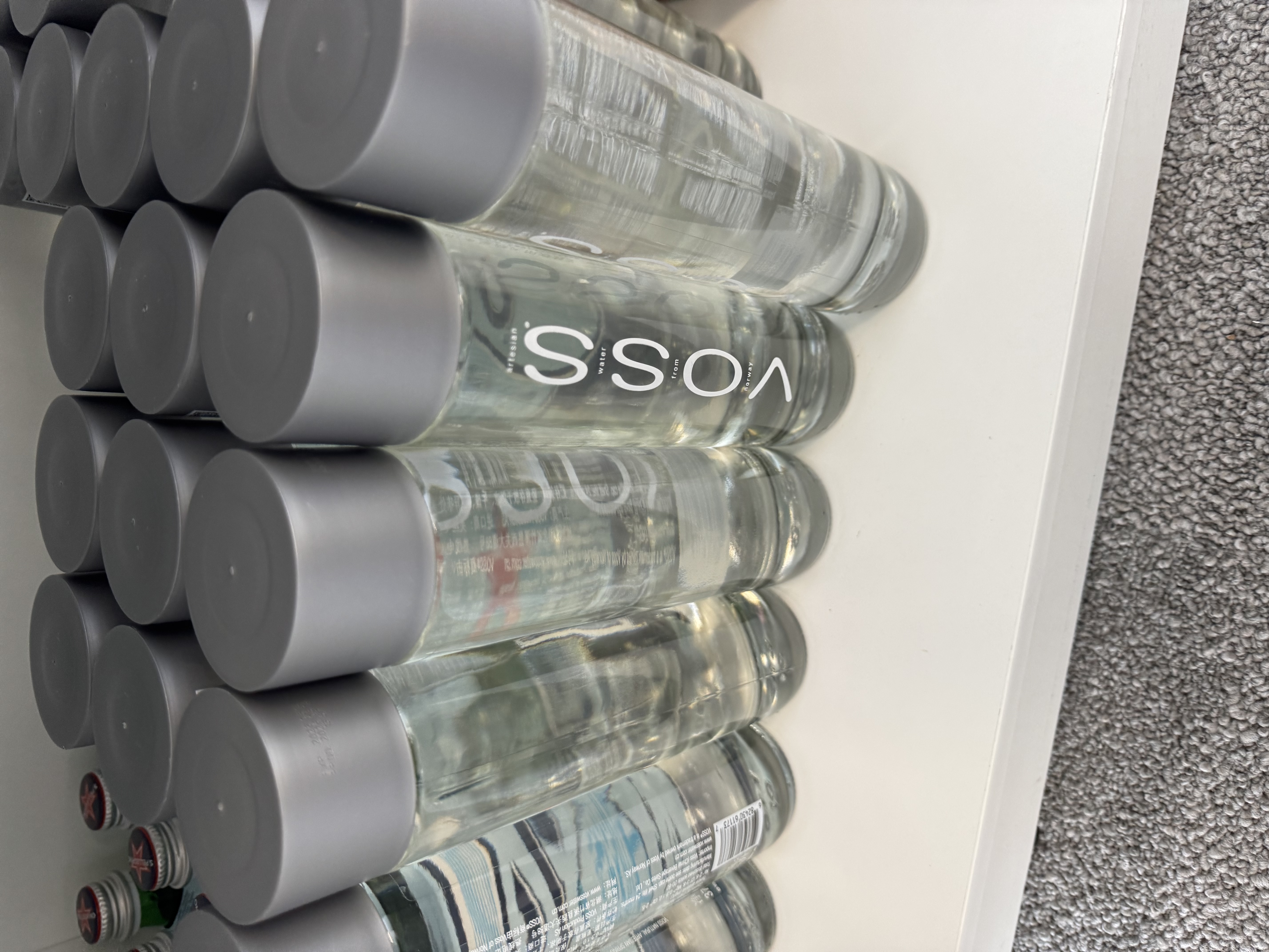芙丝（VOSS）挪威原装进口饮用天然泉水(深层自流)375ml*24瓶(玻璃瓶)中秋送礼 实拍图