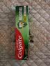 高露洁（Colgate）全面防蛀超爽薄荷味牙膏大容量250g 清新口气 除口臭成人牙膏含氟 实拍图