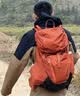 迪卡侬登山包徒步背包双肩包MH500新款户外旅行轻量化背负系统大容量 朱砂橙-38L带顶包 升级新款 实拍图