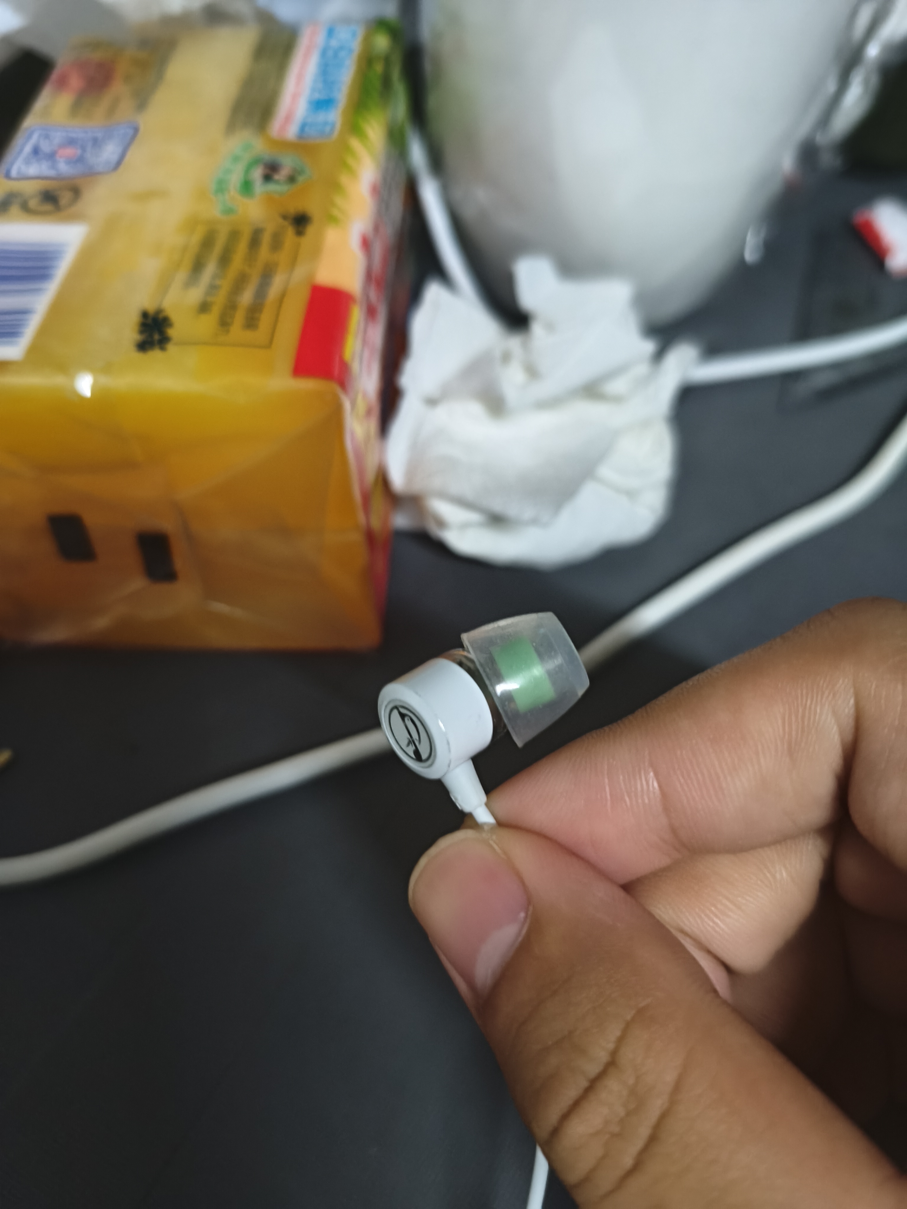 竹林鸟夜莺Z1入耳睡眠耳塞HiFi有线耳机直播K歌电脑游戏电竞无损音乐微型超小动圈高音质安卓适用手机 凝霜白Type-C版 有麦版 实拍图
