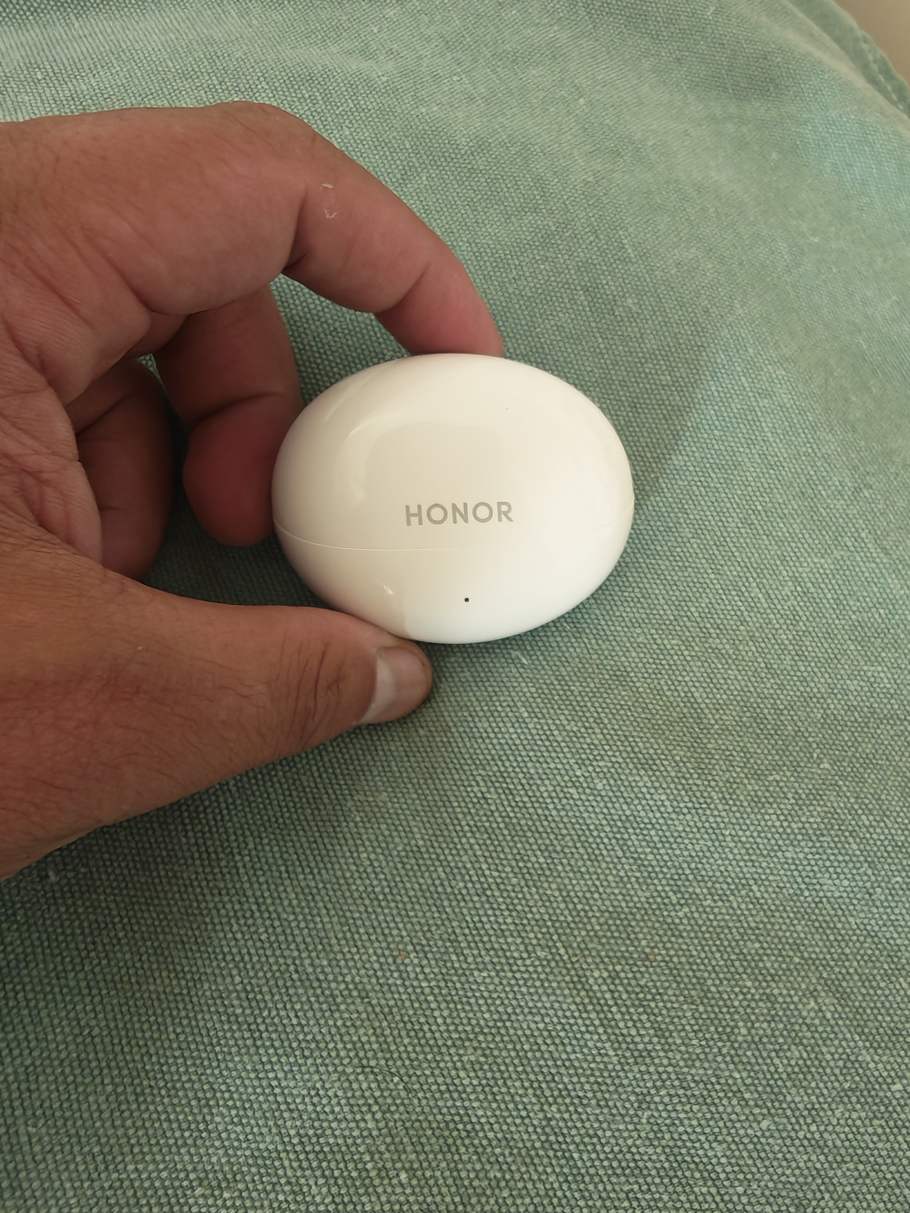 荣耀（HONOR）蓝牙耳机EarBuds 4i无线入耳式原装主动降噪荣耀400 Magic7Pro适用苹果FreeBuds 6i 5i 3i同款 荣耀Earbuds 4i（冰岛白） 实拍图