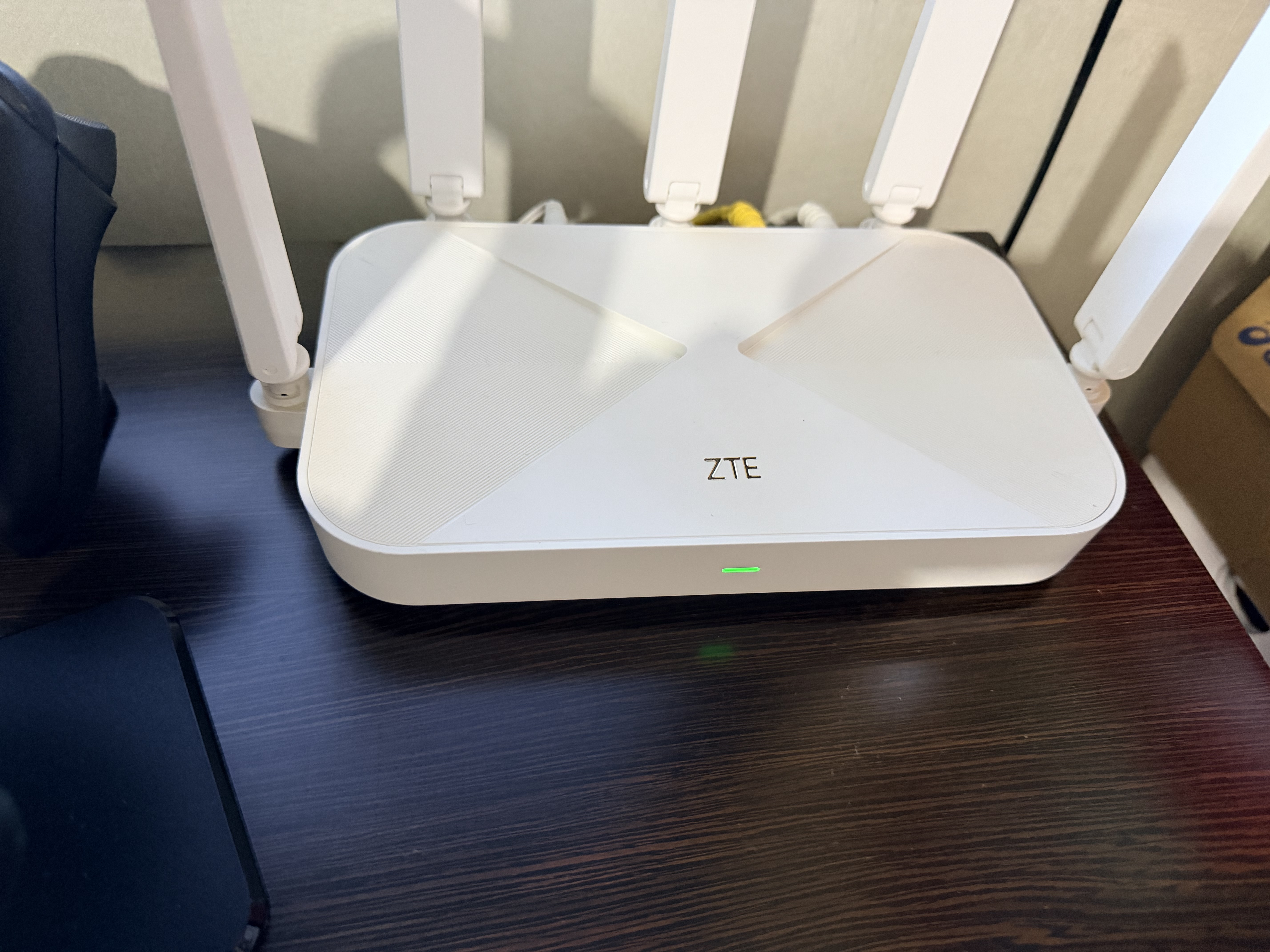 中兴（ZTE）巡天 AX3000满血WIFI6千兆无线家用路由器 自研双核主芯片 5G双频穿墙王wifi路由 Mesh 3000M速率 实拍图