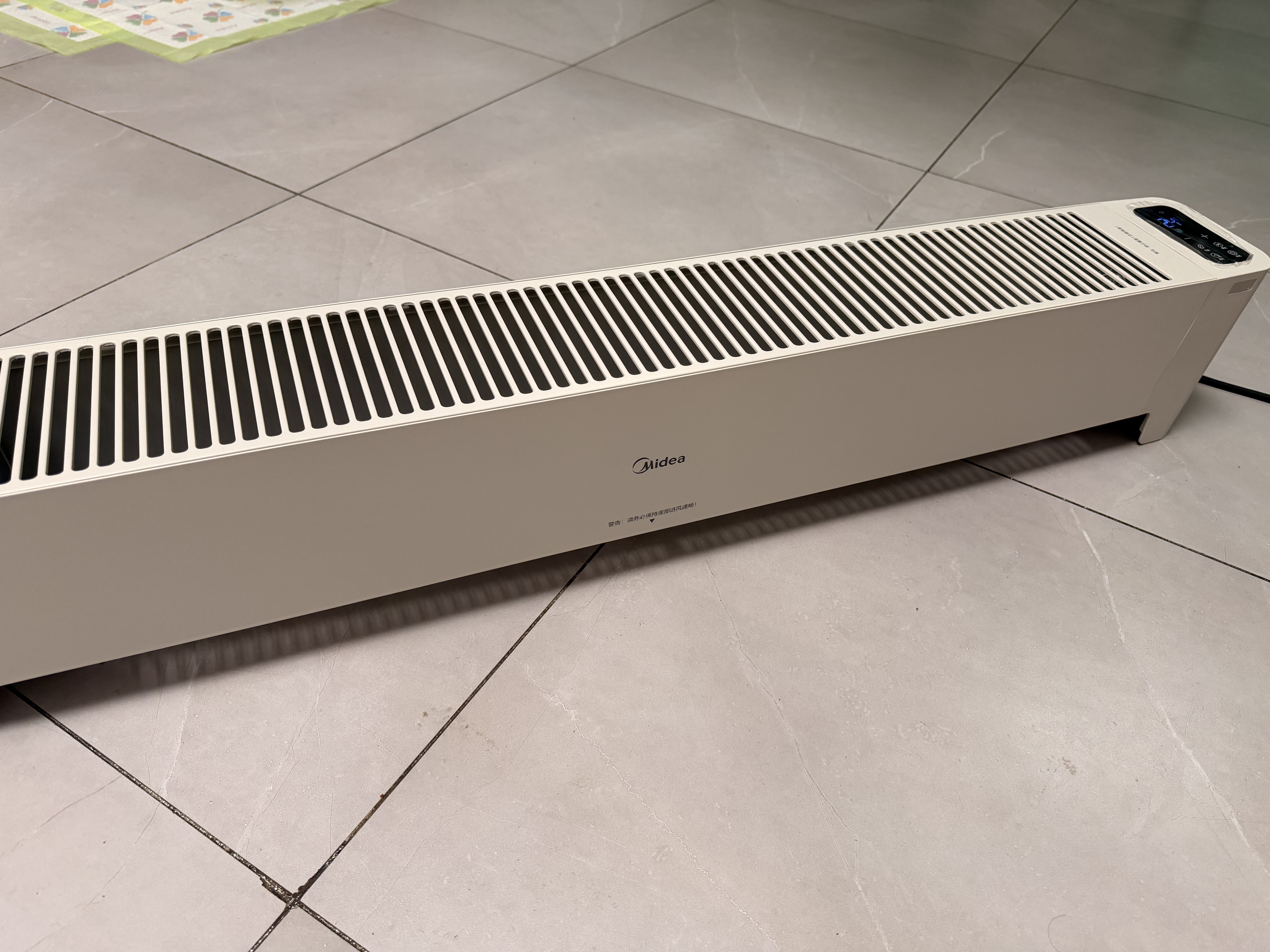 美的（Midea）【APP智能】石墨烯家用踢脚线取暖器 遥控电热电暖器 浴室速热电暖气 节能暖风机全屋升温HDS22LYR 实拍图