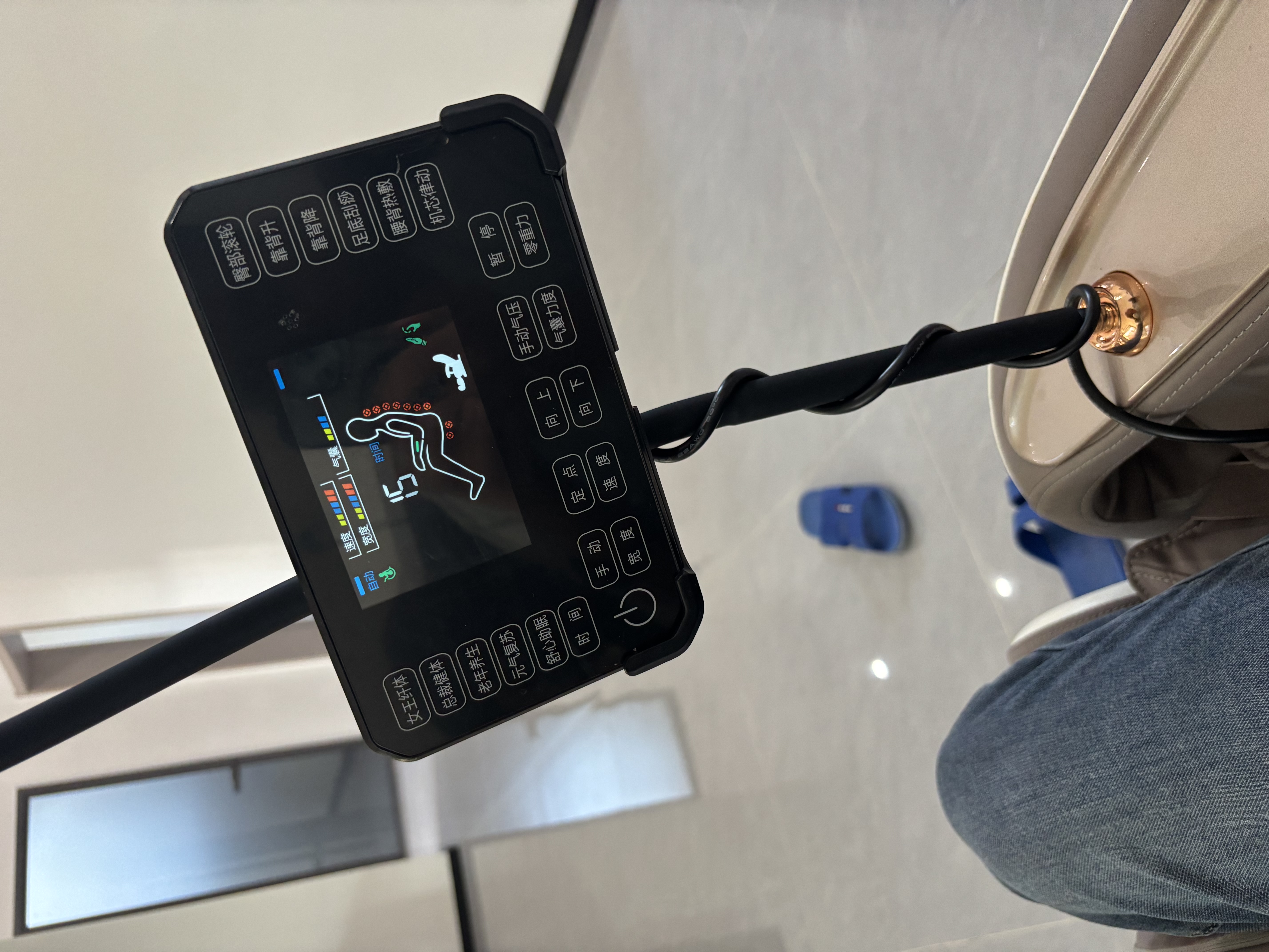 奥克斯（AUX）AI智能4D+4D双机芯按摩椅太空舱2026全身按摩十大品牌家用零重力电动多功能小型摇摇沙发老人礼物 【高性价比】4D专利太极双机芯+音波律动按摩+咖 【限10台特价，先购先得】提早享 实拍图