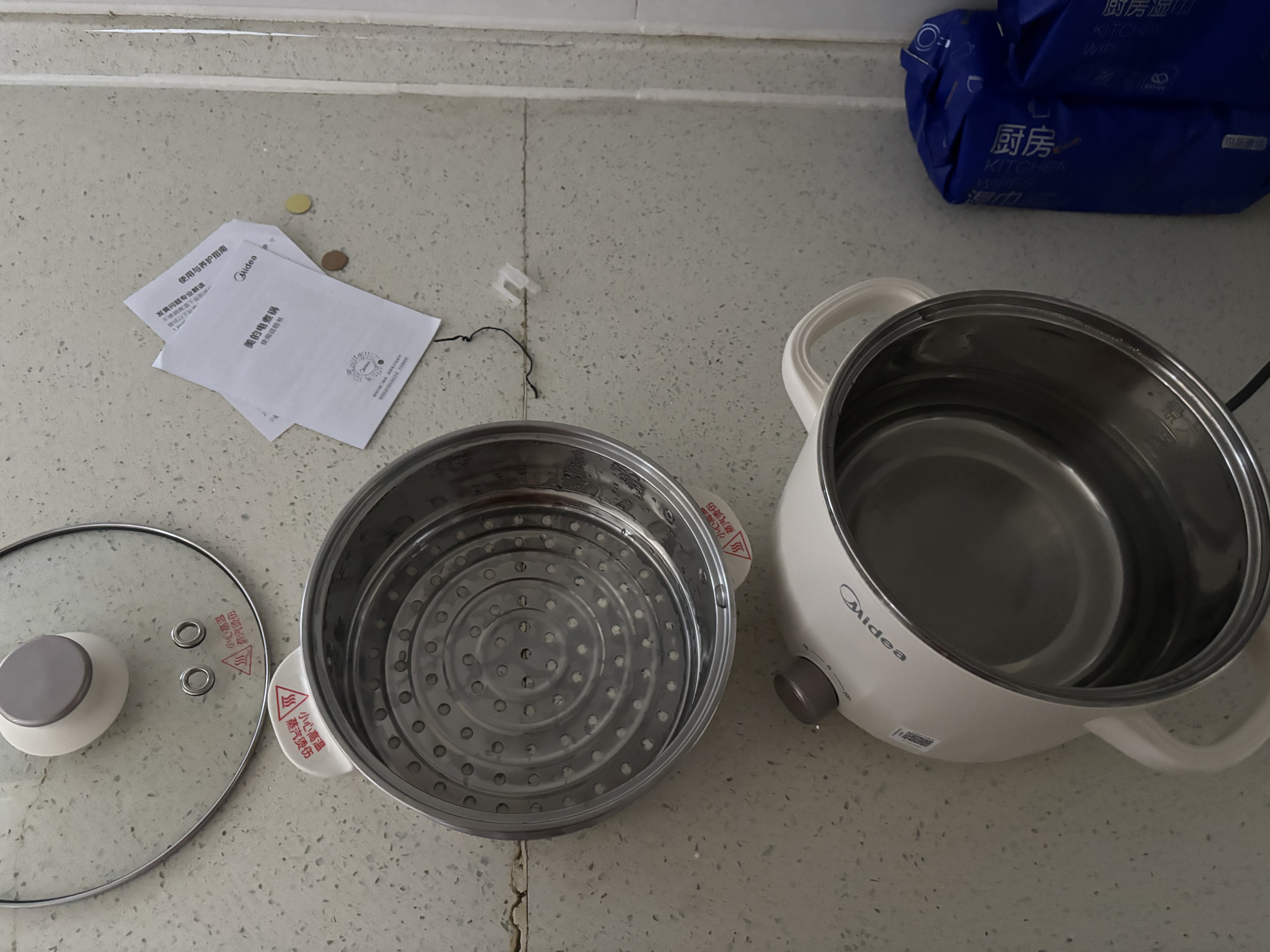 美的（Midea）电煮锅 0涂层不锈钢 宿舍小电锅 多功能家用宿舍泡面小火锅 2.6L蒸煮一体电热锅 XZC2066G 配蒸笼 实拍图