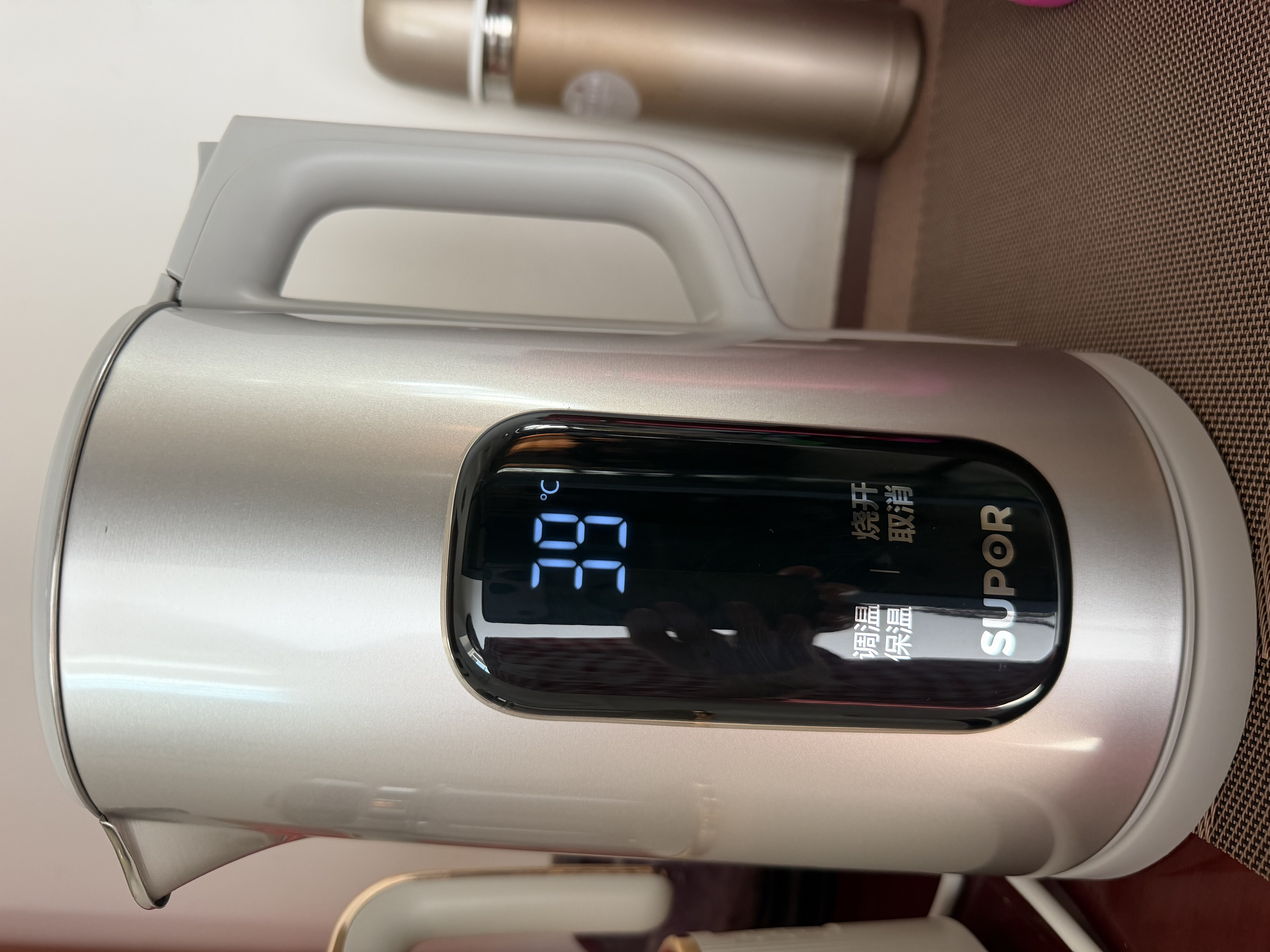 苏泊尔（SUPOR）烧水壶电热水壶 1.7L调温保温 恒温水壶 调奶器 彩屏实时显温316L不锈钢电水壶SW-17J82A 实拍图