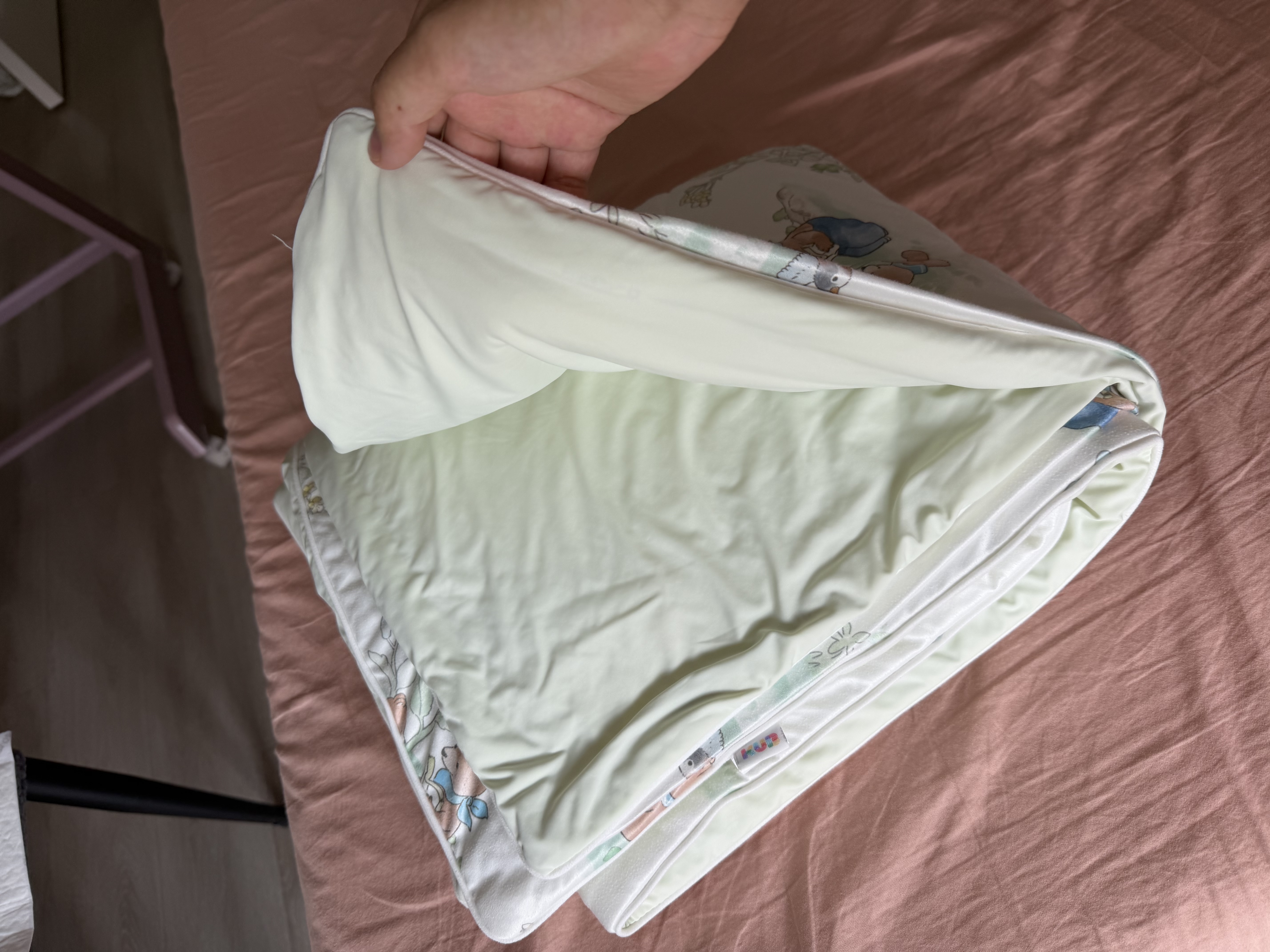 可优比（KUB）婴儿被子10A抗菌儿童夏凉被含桑蚕丝新生宝宝空调被幼儿园凉感被 【10A抗菌凉感被】-萌熊奇遇 120*150cm 实拍图