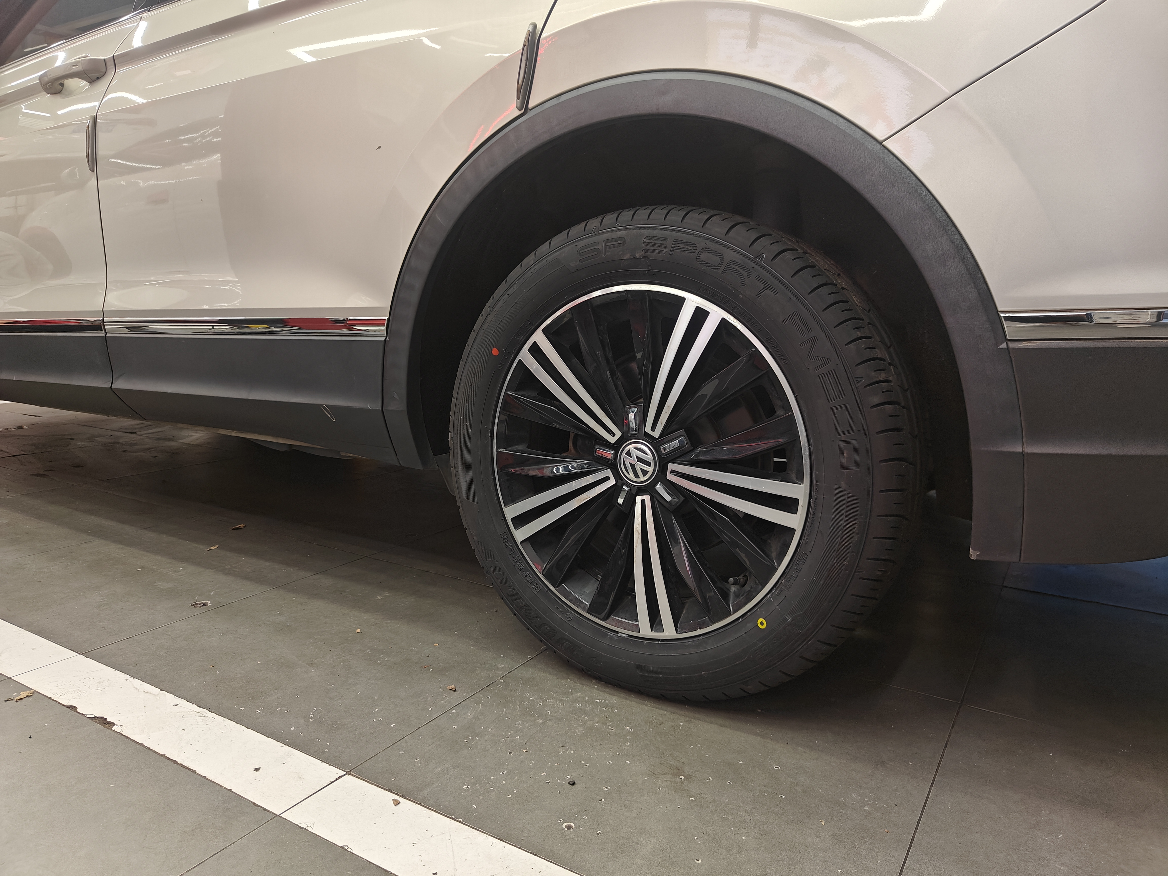 邓禄普（DUNLOP）汽车轮胎 235/55R18 100V SP SPORT FM800适配奥迪A8/Q3探岳途观L 实拍图