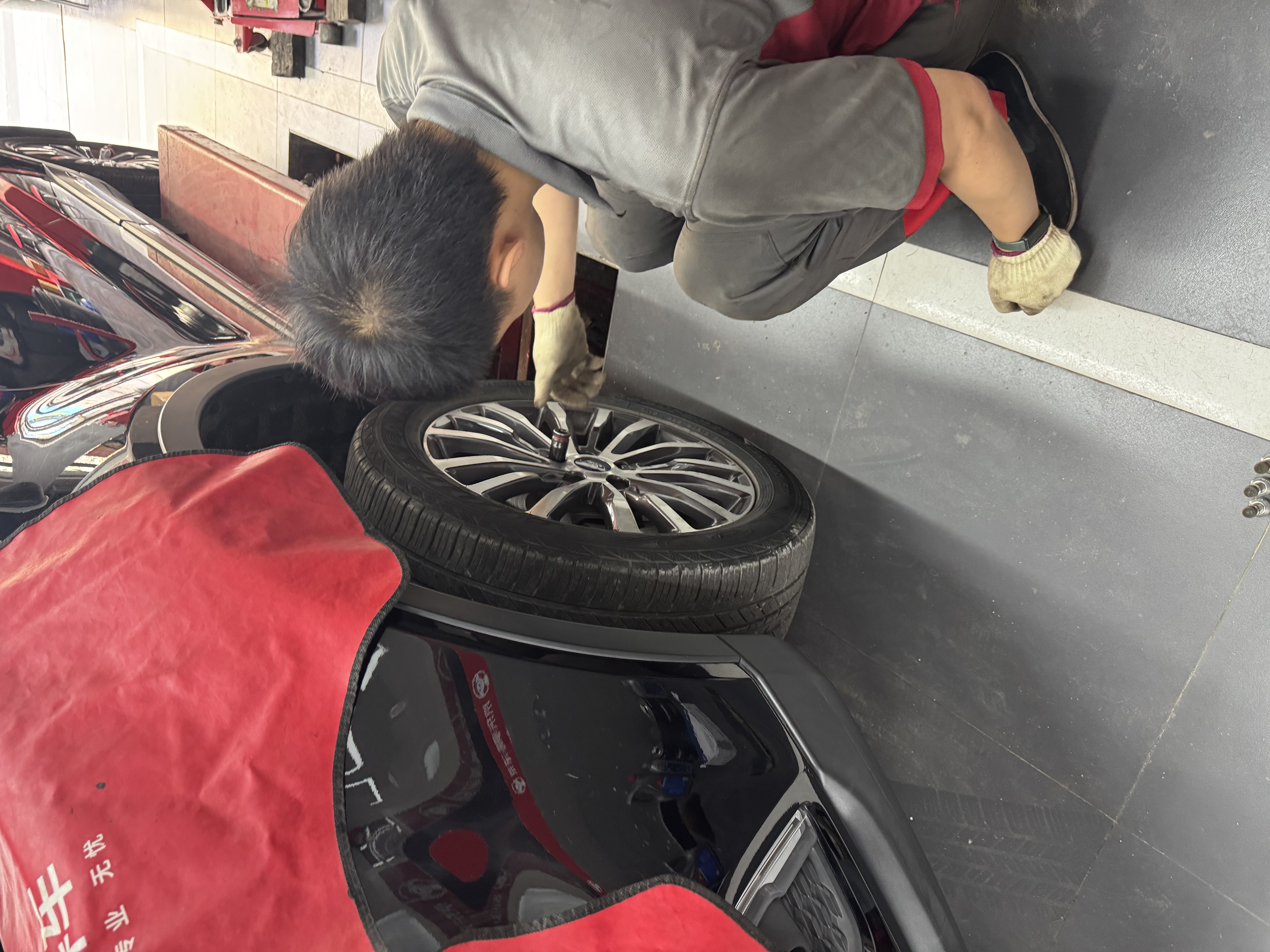 固特异（Goodyear）汽车轮胎235/50R18 101W 鹰驰F1酷跑 适配福特翼虎/大众 御乘升级 实拍图