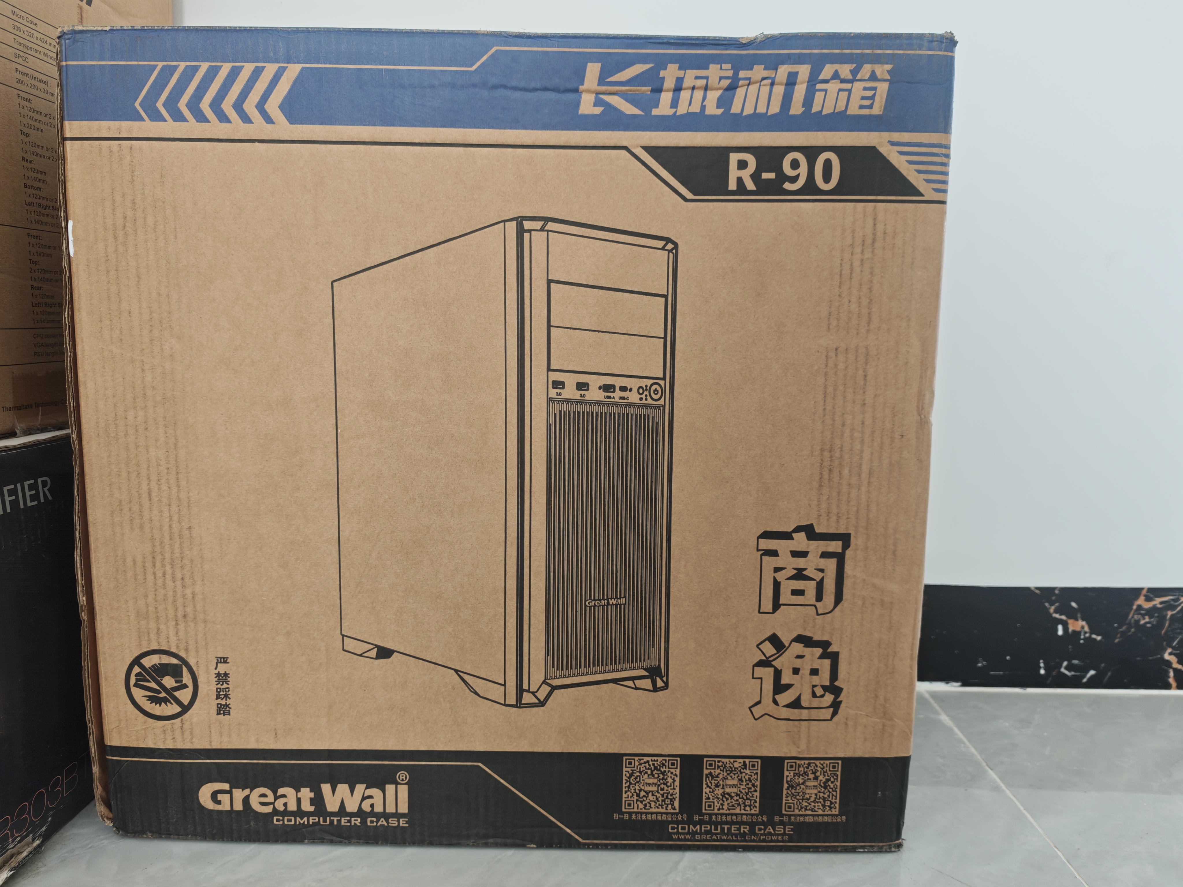 长城（Great Wall）商逸R90数据版机箱（Type-C/支持5090显卡/E-ATX主板/0.6mm钢板/360水冷/2光驱位/6个USB接口） 实拍图